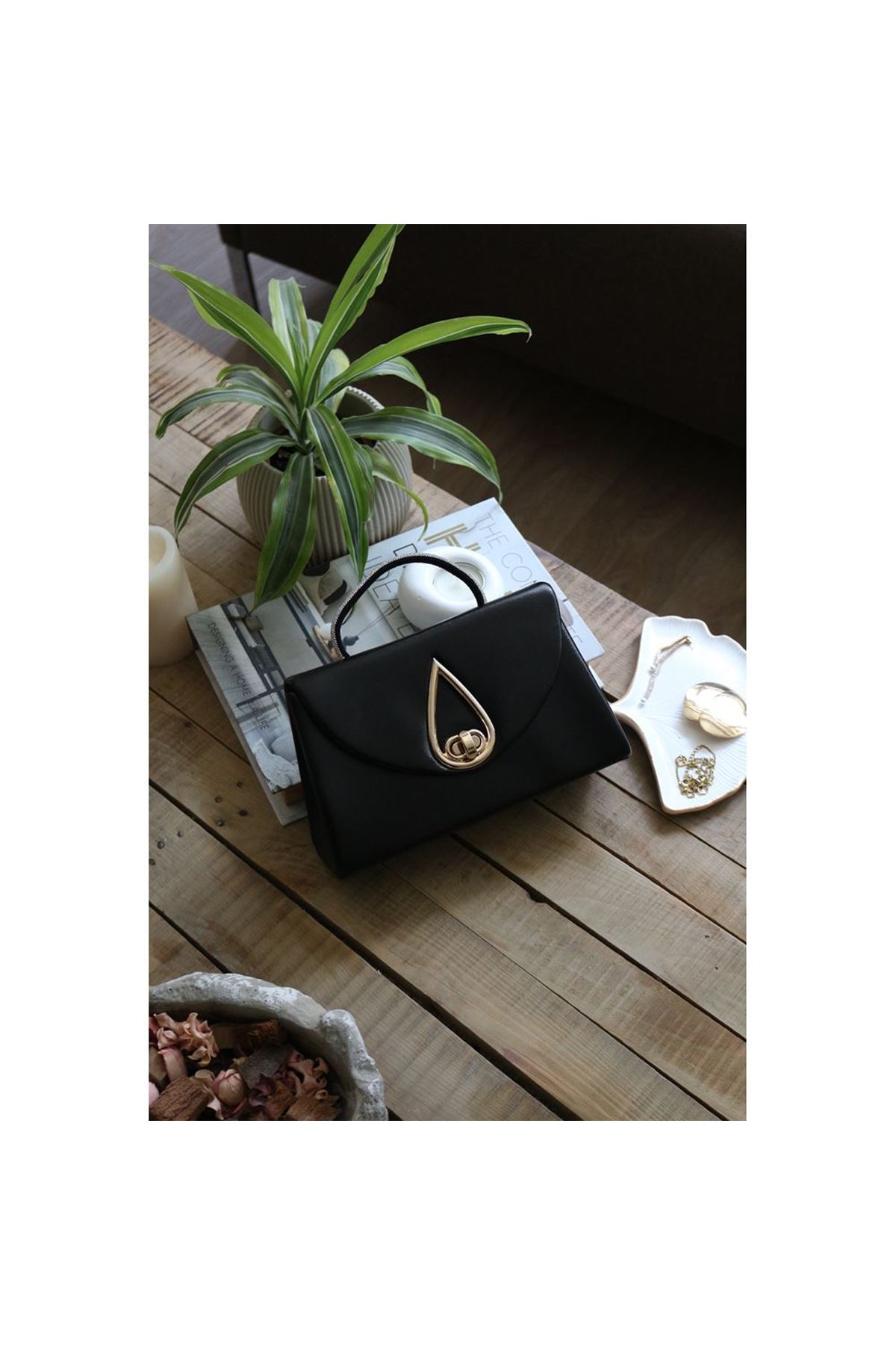 Siyah Taş Tutma Saplı Damla Tokalı Abiye El Çantası