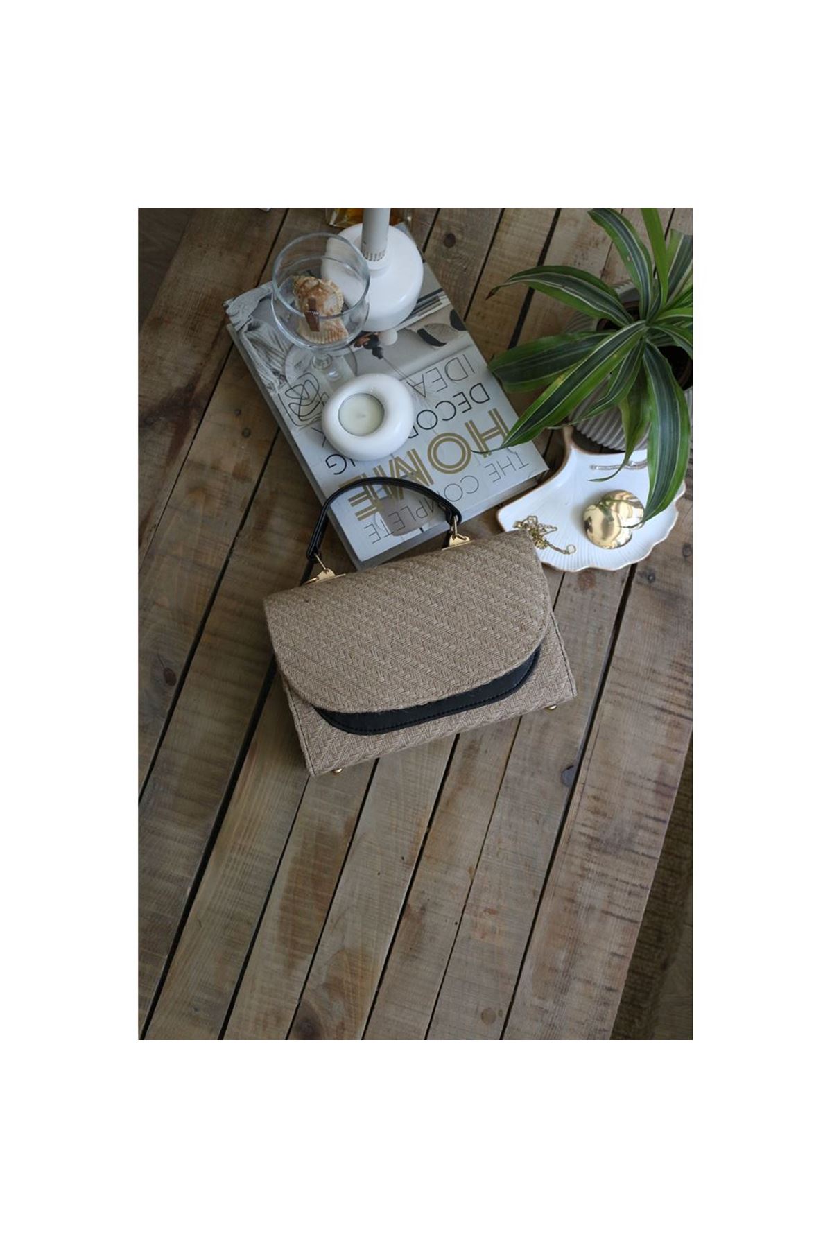 Kadın Siyah Hasır Dokulu Oval Kapak Detaylı Askılı Omuz Çantası