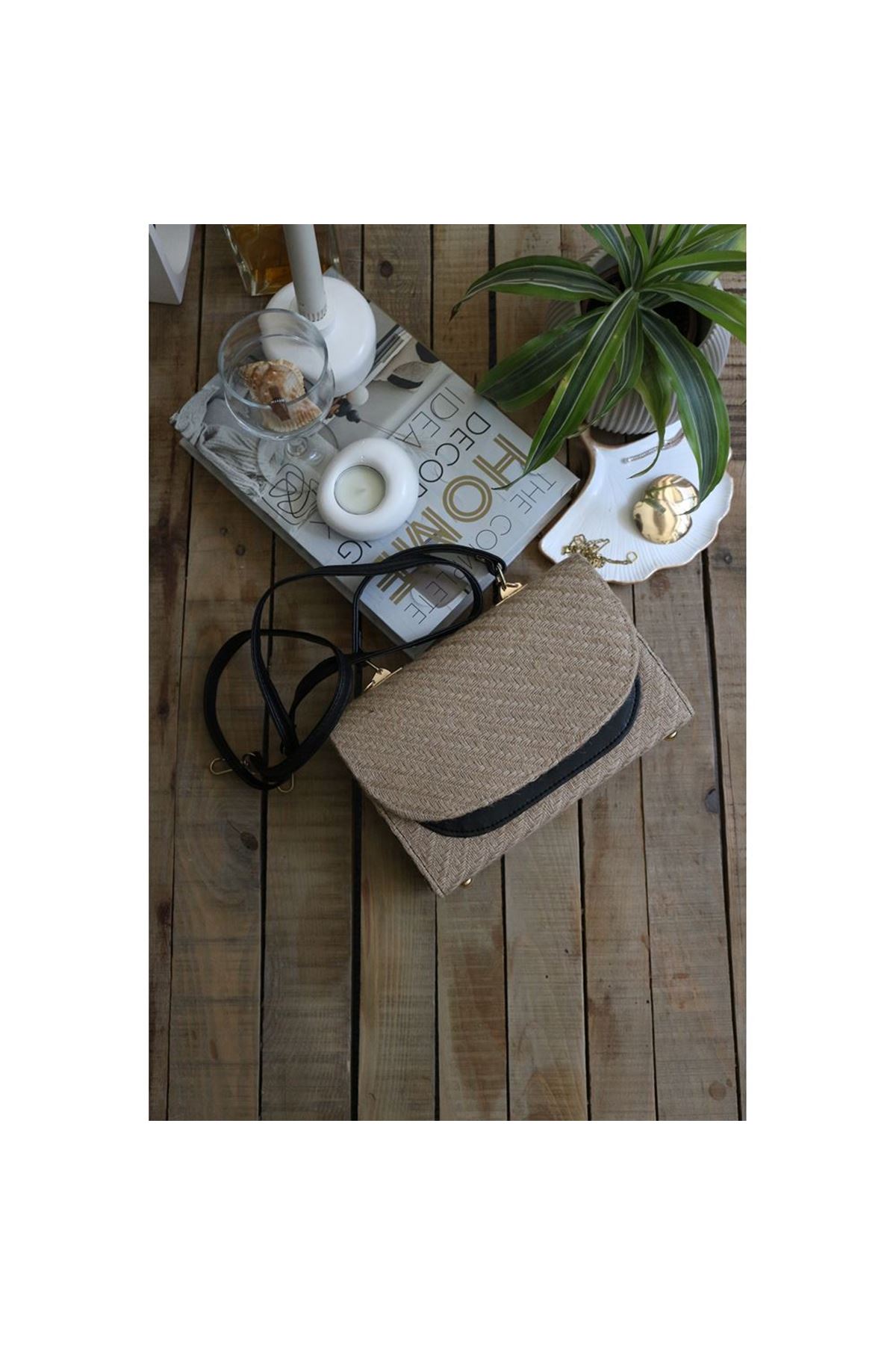 Kadın Siyah Hasır Dokulu Oval Kapak Detaylı Askılı Omuz Çantası