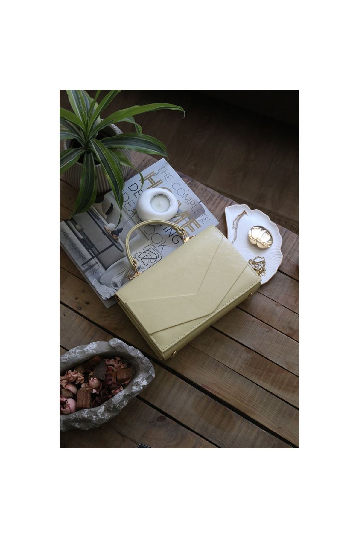 Kadın Sarı Zarf Tutma Saplı Omuz Çantası