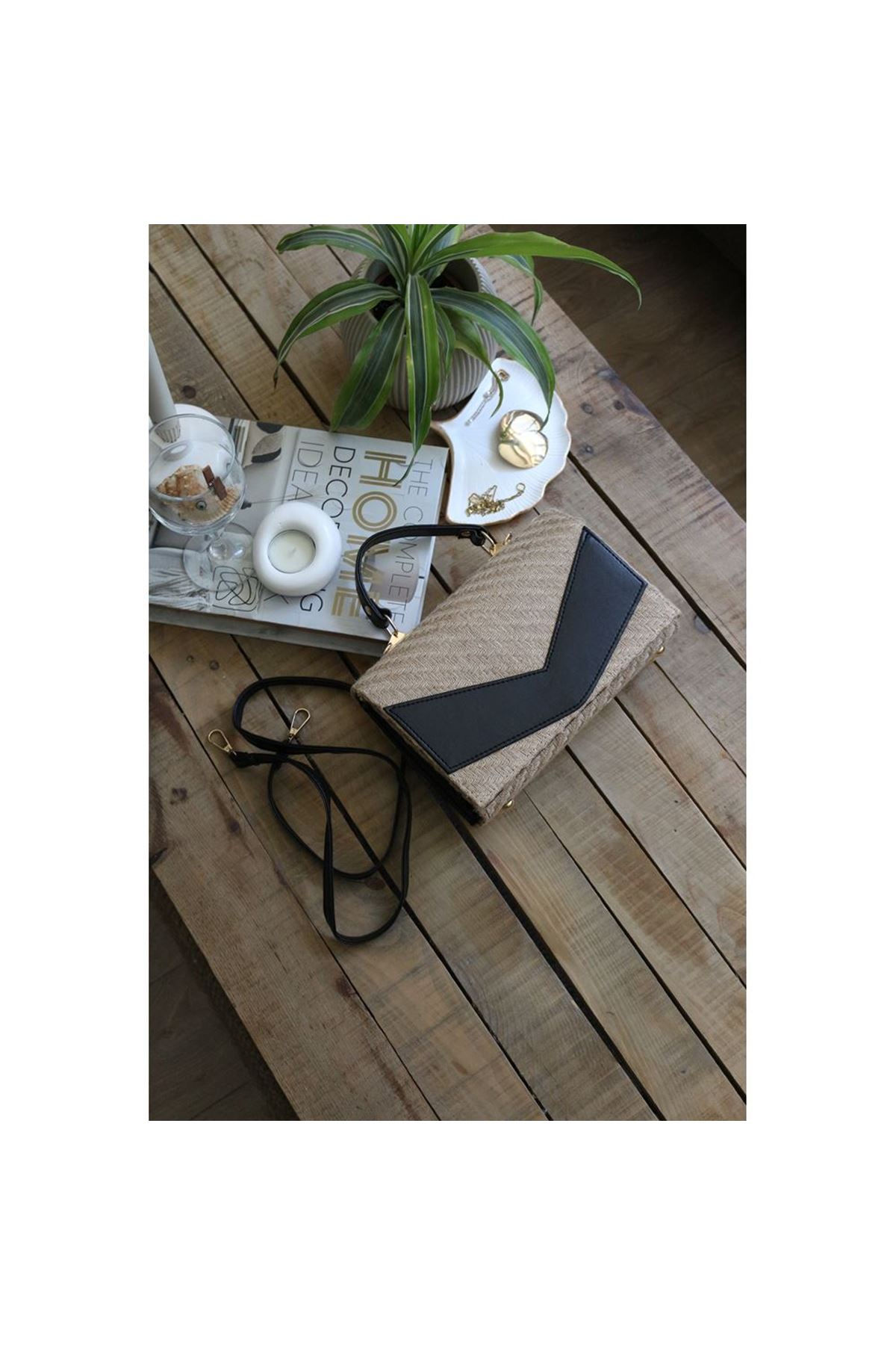 Kadın Siyah Hasır Dokulu Zarf Tutma Saplı Omuz Çantası