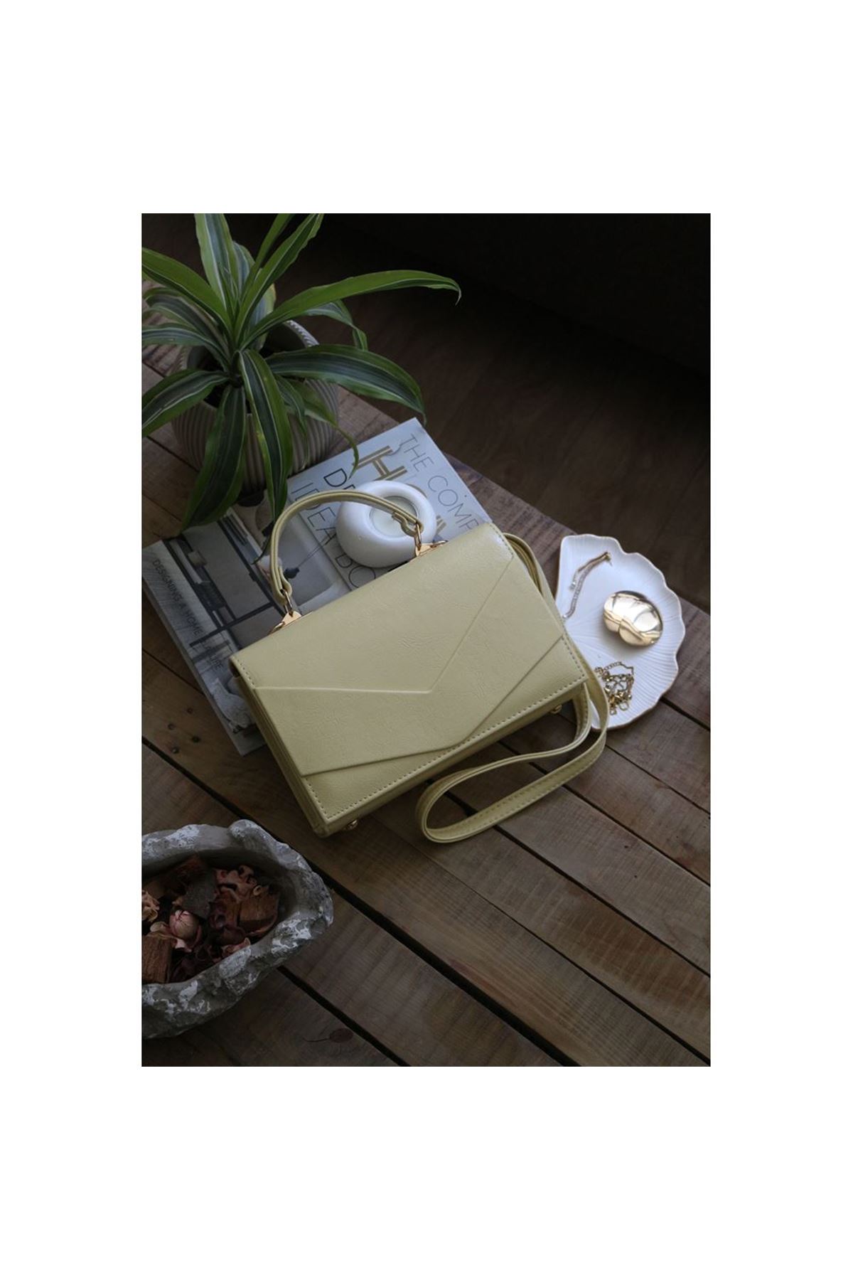 Kadın Sarı Zarf Tutma Saplı Omuz Çantası