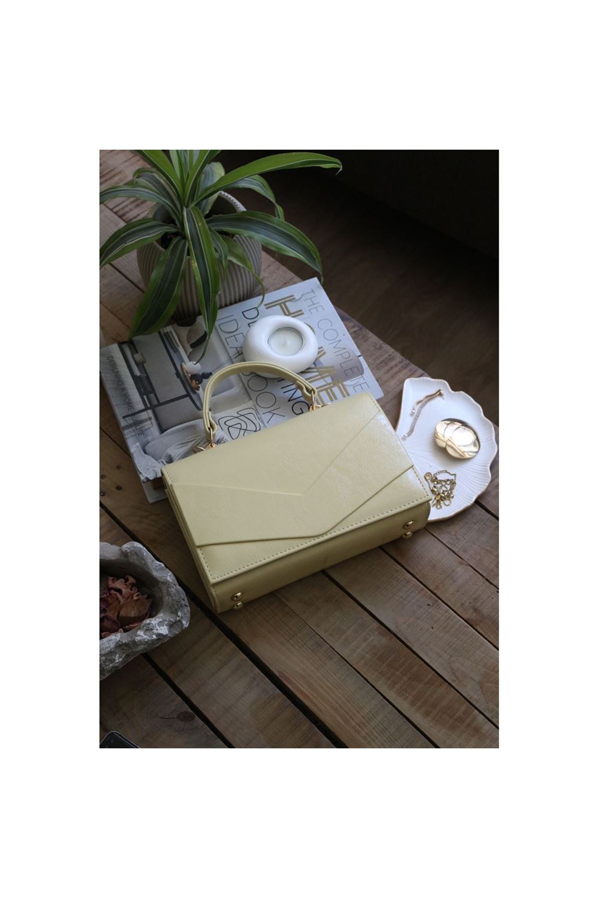 Kadın Sarı Zarf Tutma Saplı Omuz Çantası