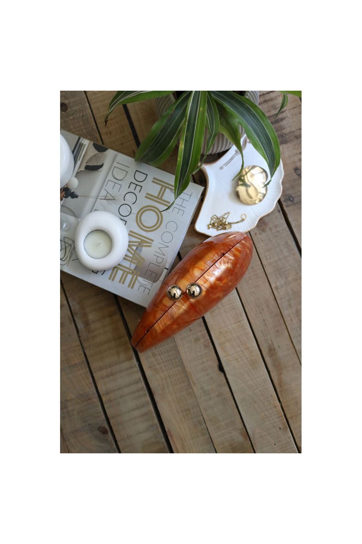 Turuncu Akrilik Asimetrik Kesim Özel Clutch