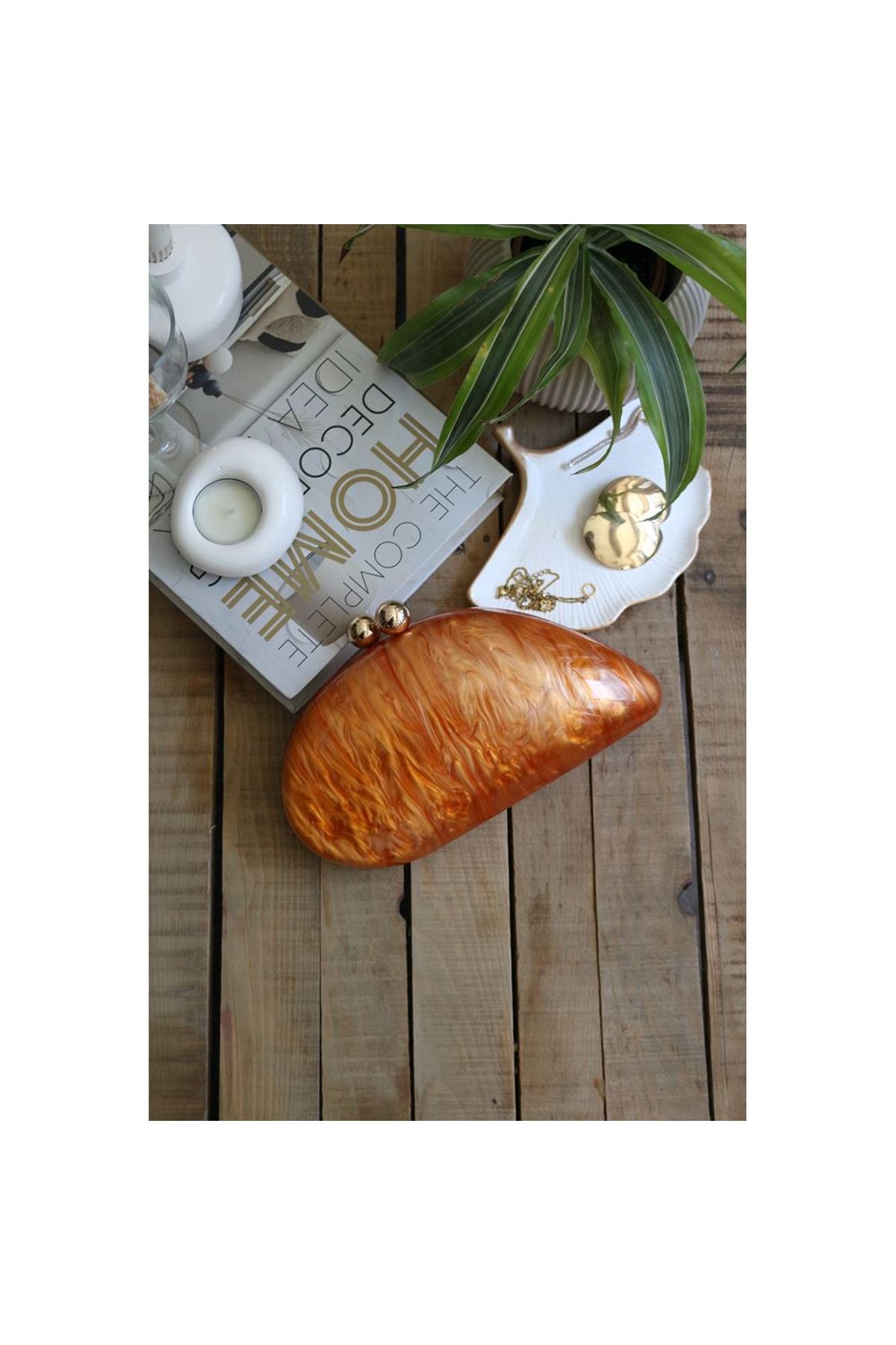 Turuncu Akrilik Asimetrik Kesim Özel Clutch