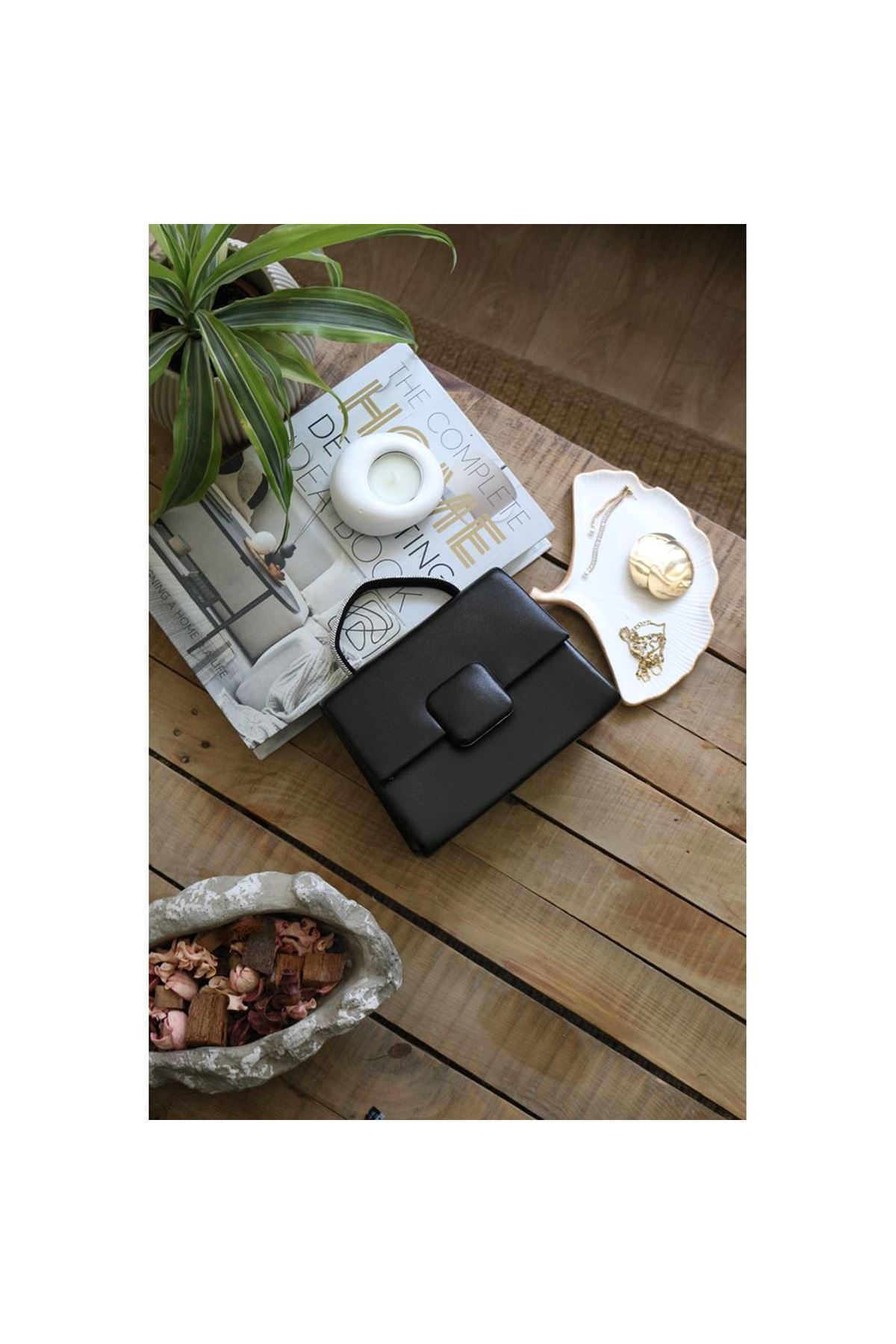 Siyah Kare Tokalı Taş Tutma Saplı El Çantası