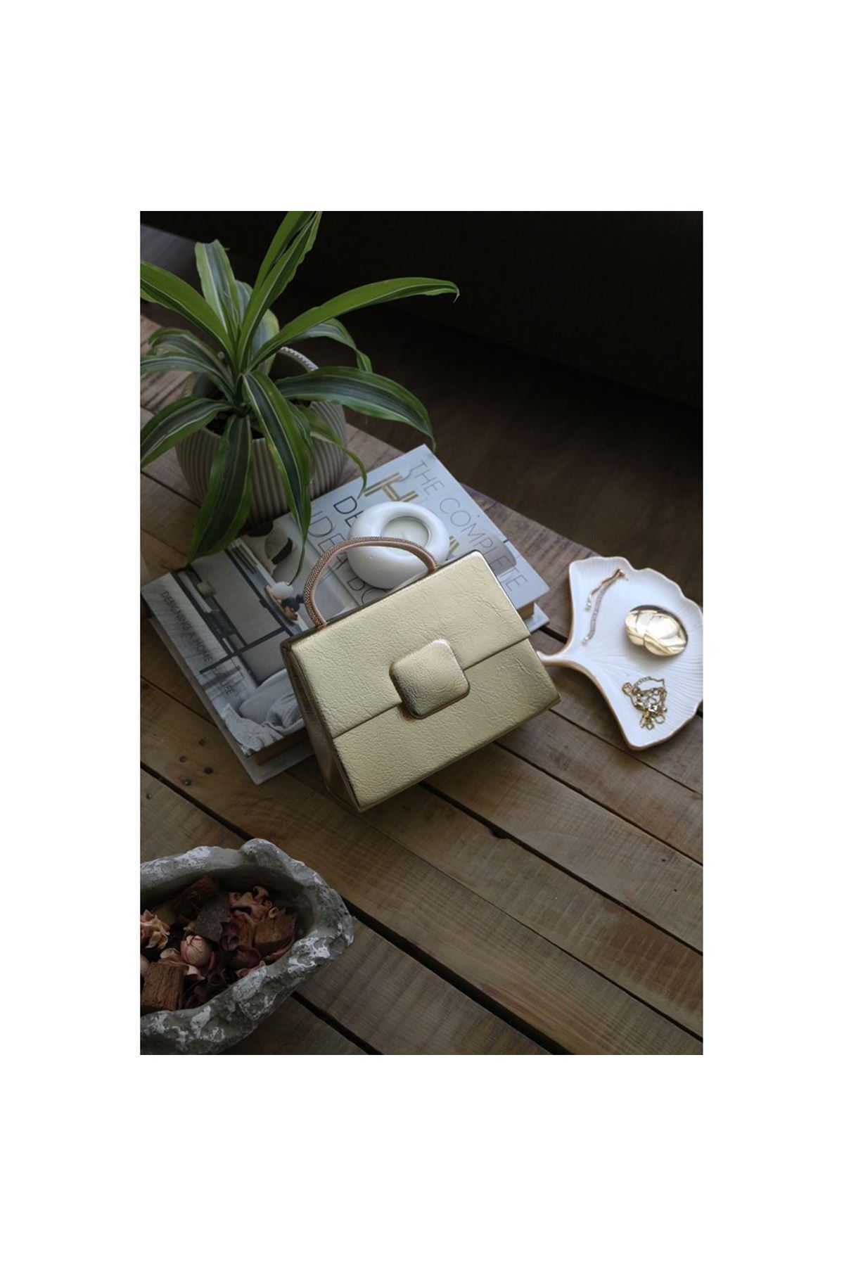 Gold Parlak Kare Tokalı Taş Tutma Saplı El Çantası