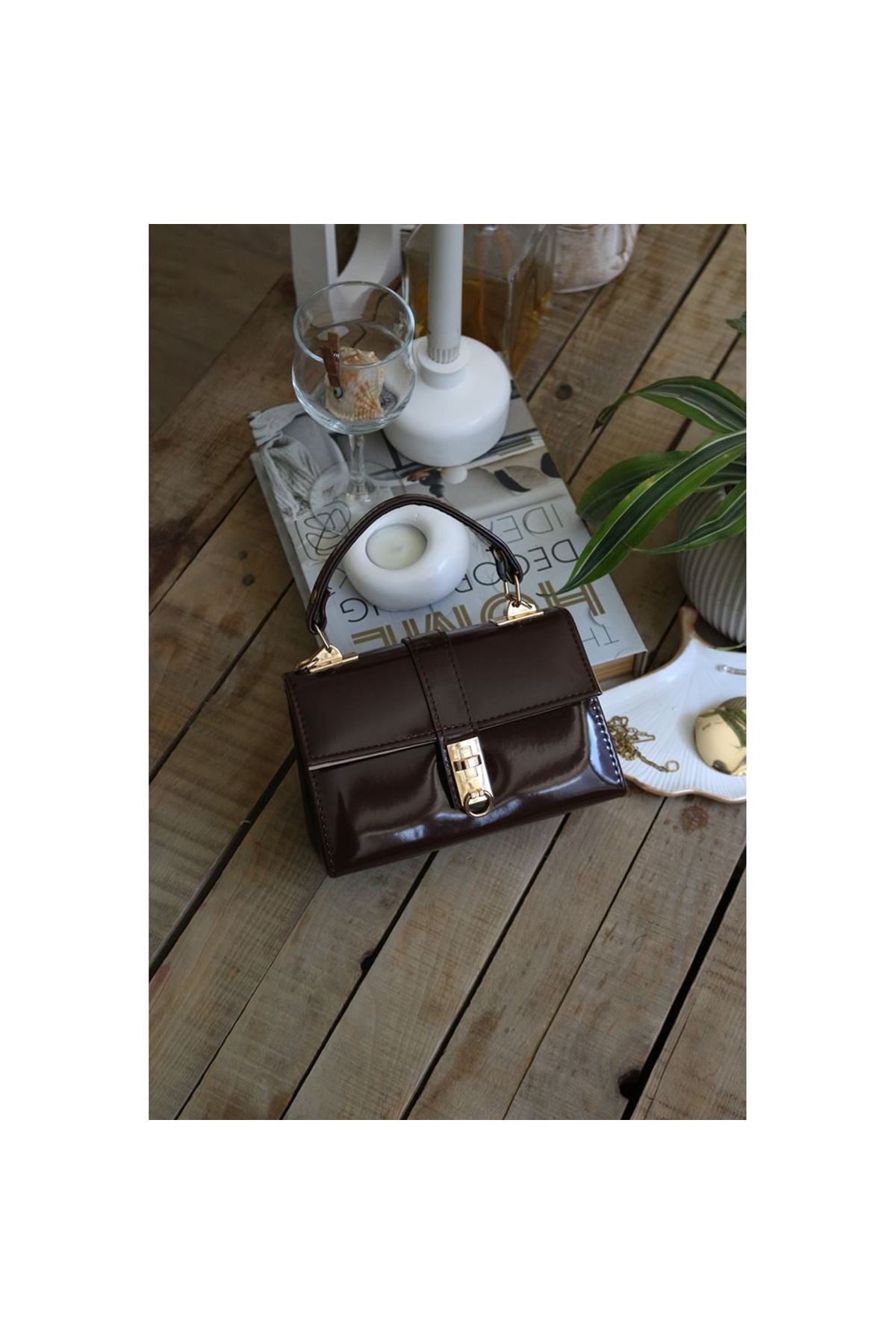 Kadın Acı Kahve Rugan Toka Detaylı Zincirli El Omuz Çantası