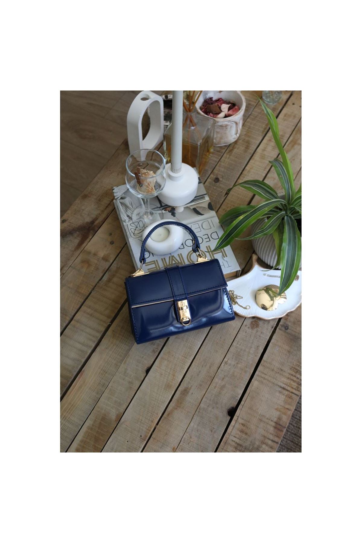 Kadın Lacivert Rugan Toka Detaylı Zincirli El Omuz Çantası