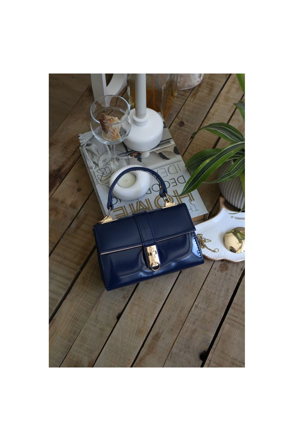 Kadın Lacivert Rugan Toka Detaylı Zincirli El Omuz Çantası