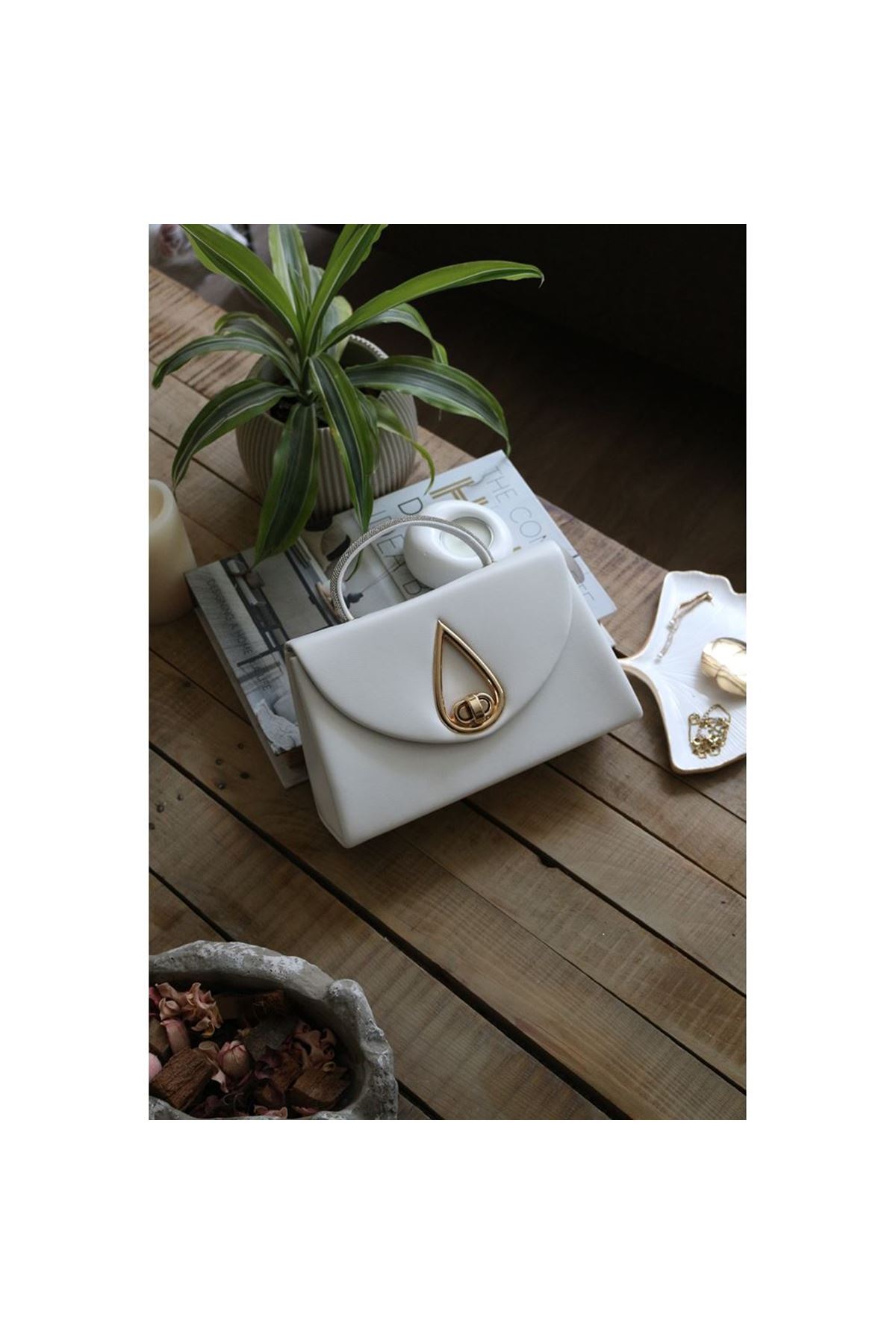 Beyaz Taş Tutma Saplı Damla Tokalı Abiye El Çantası