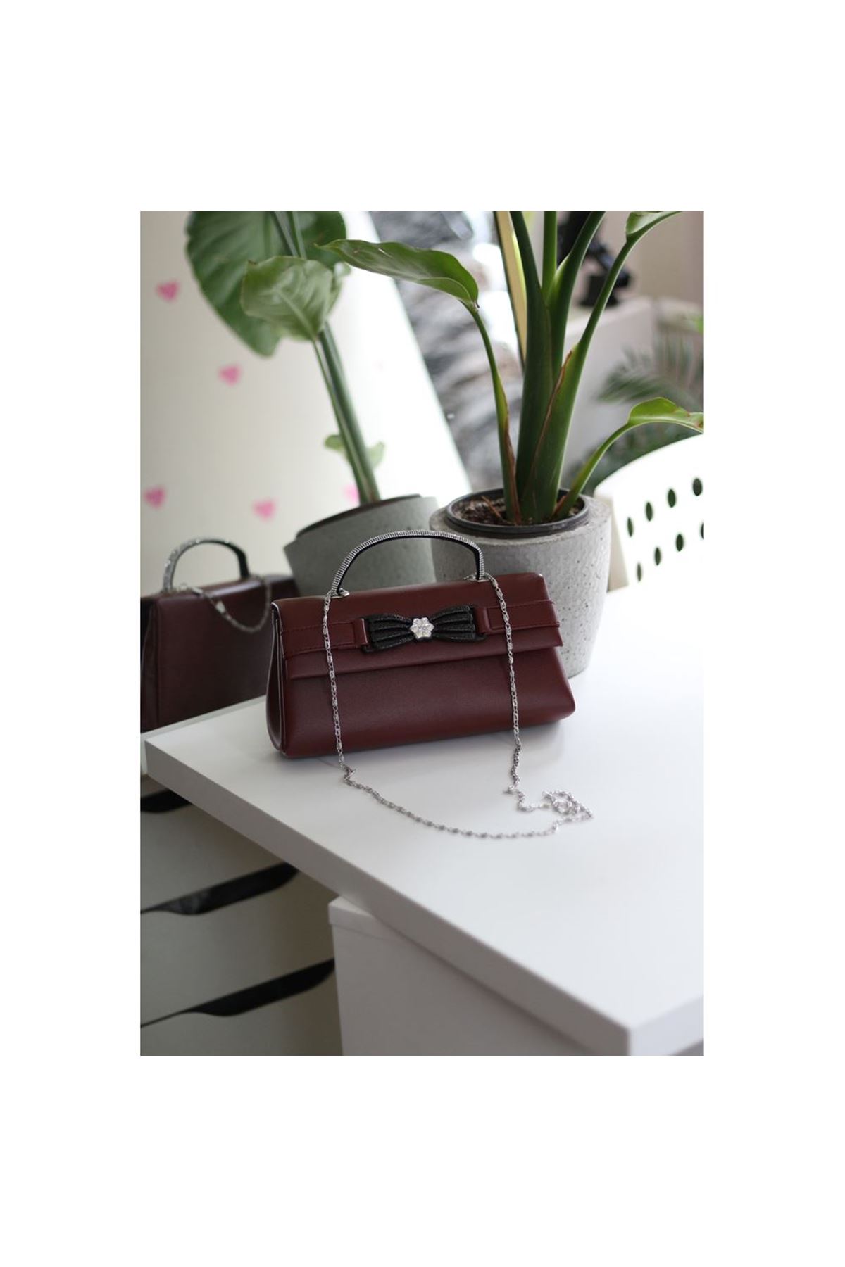 Bordo Çiçek Aksesuarlı Tutma Saplı Abiye El Çantası