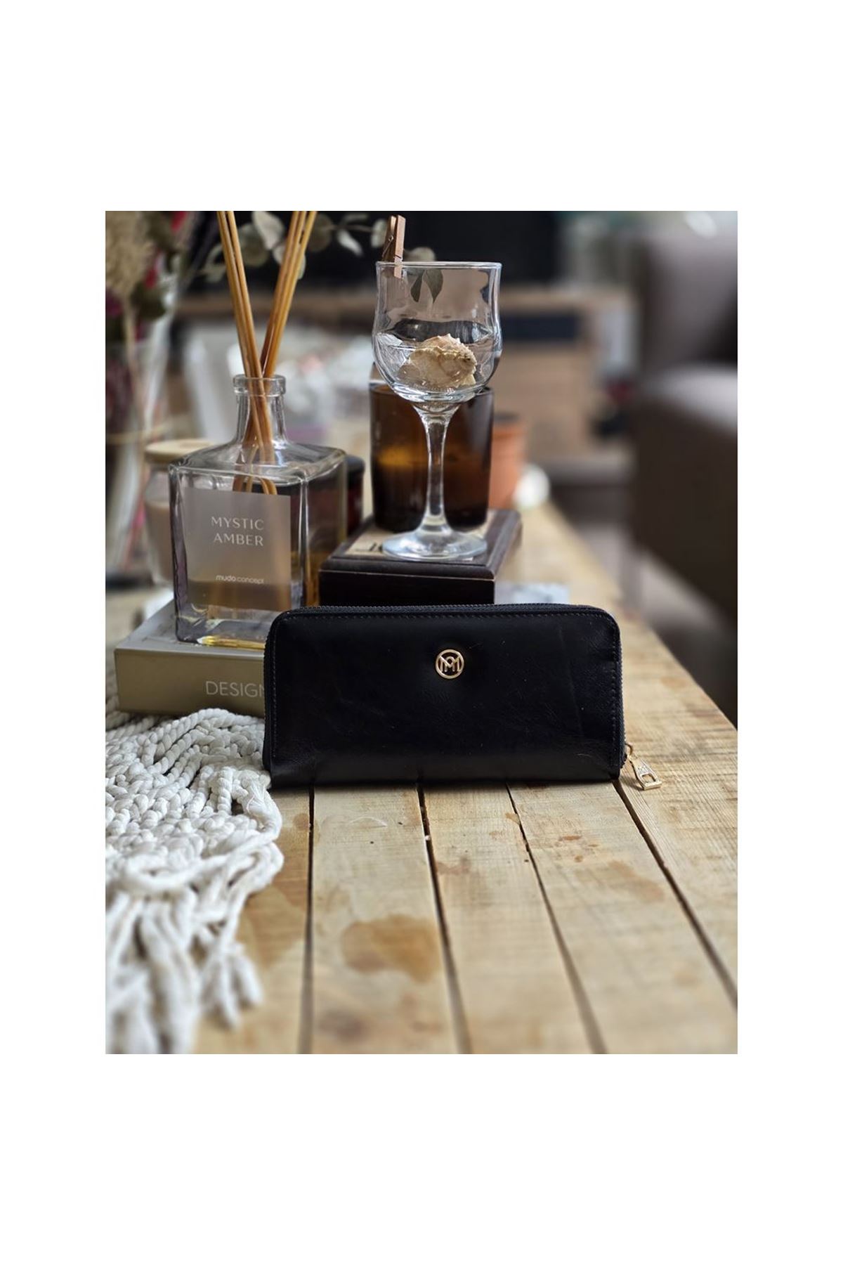 Siyah Dokulu Slim Kartlık Detaylı Cüzdan