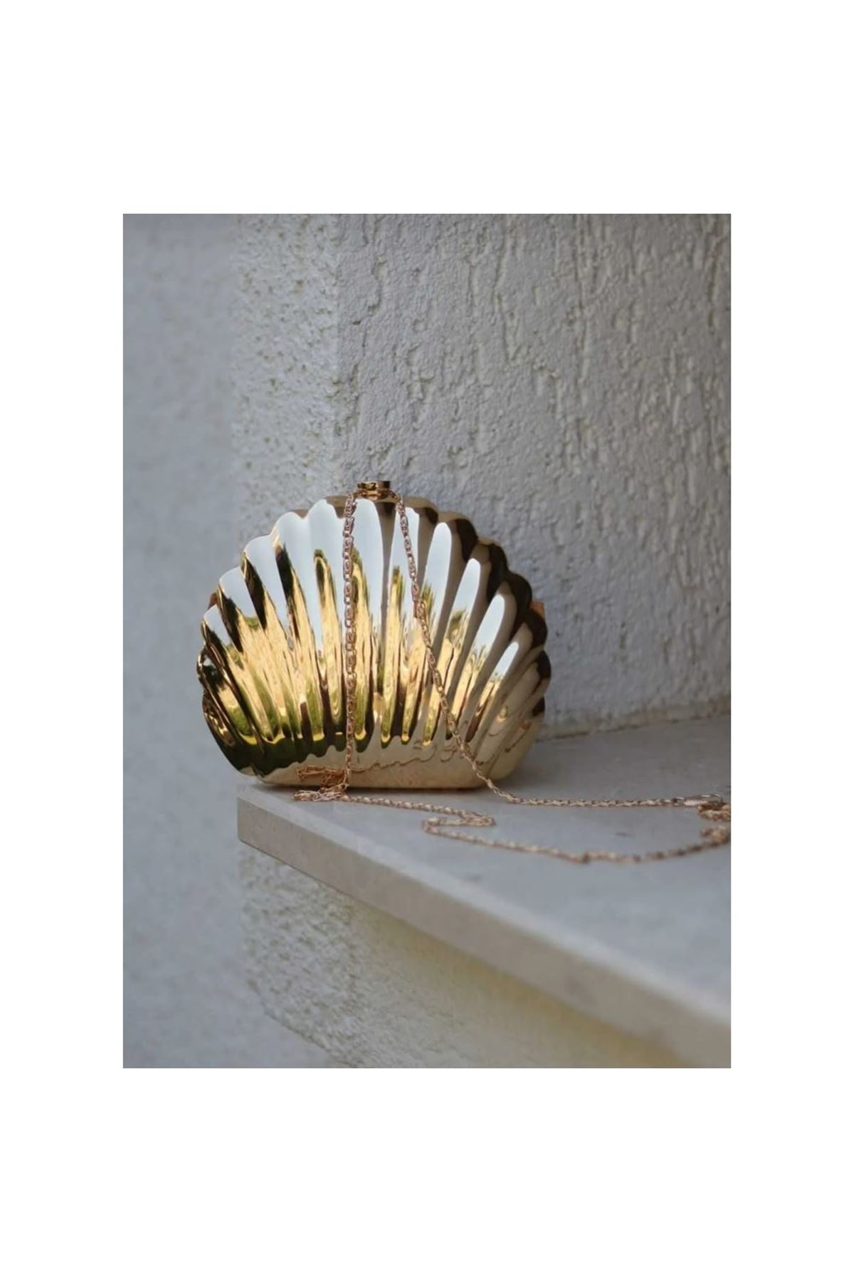 Kadın Gold Metal Istiridye Formlu Zincir Detaylı Abiye Çanta