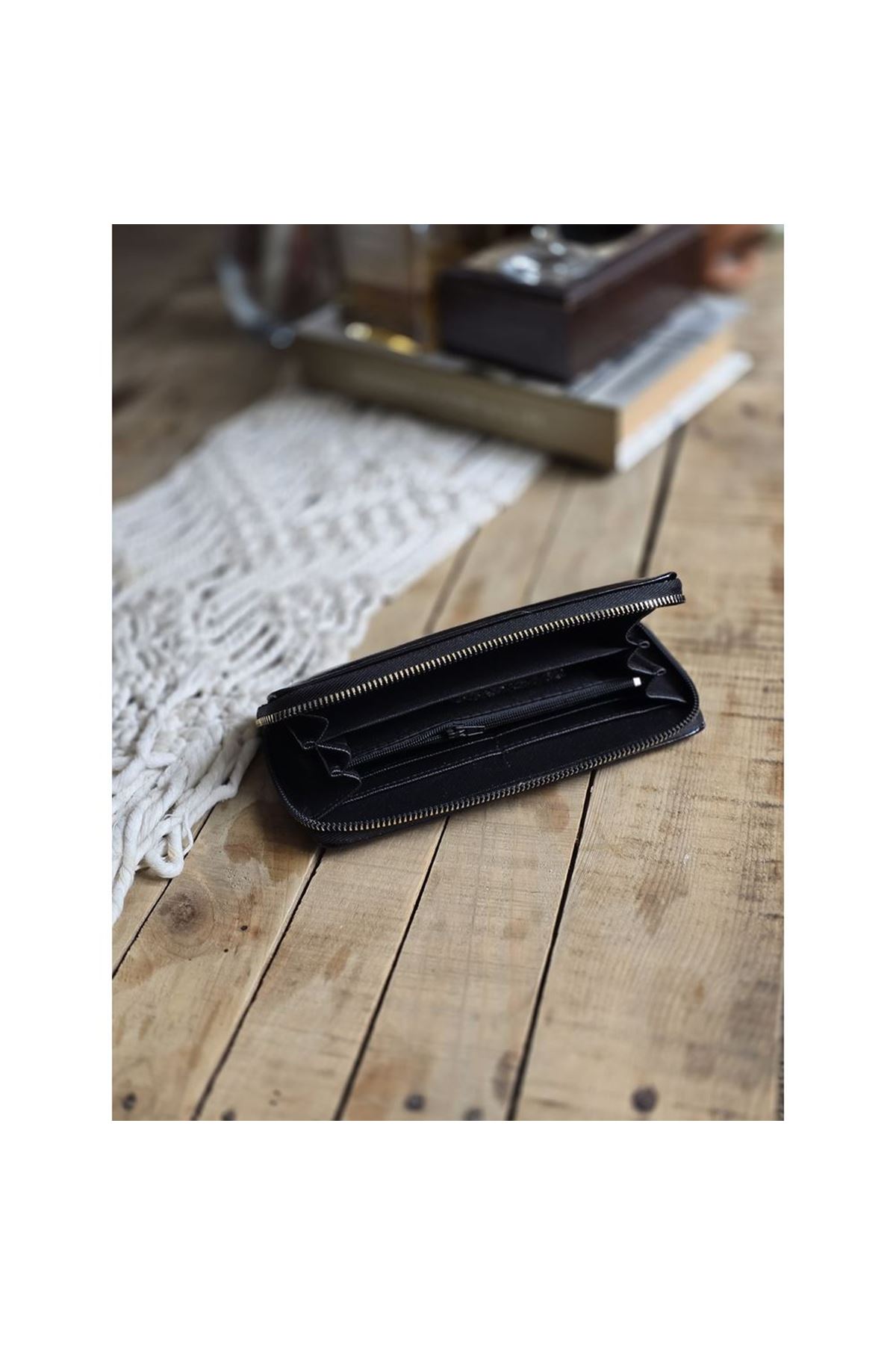 Siyah Dokulu Slim Kartlık Detaylı Cüzdan