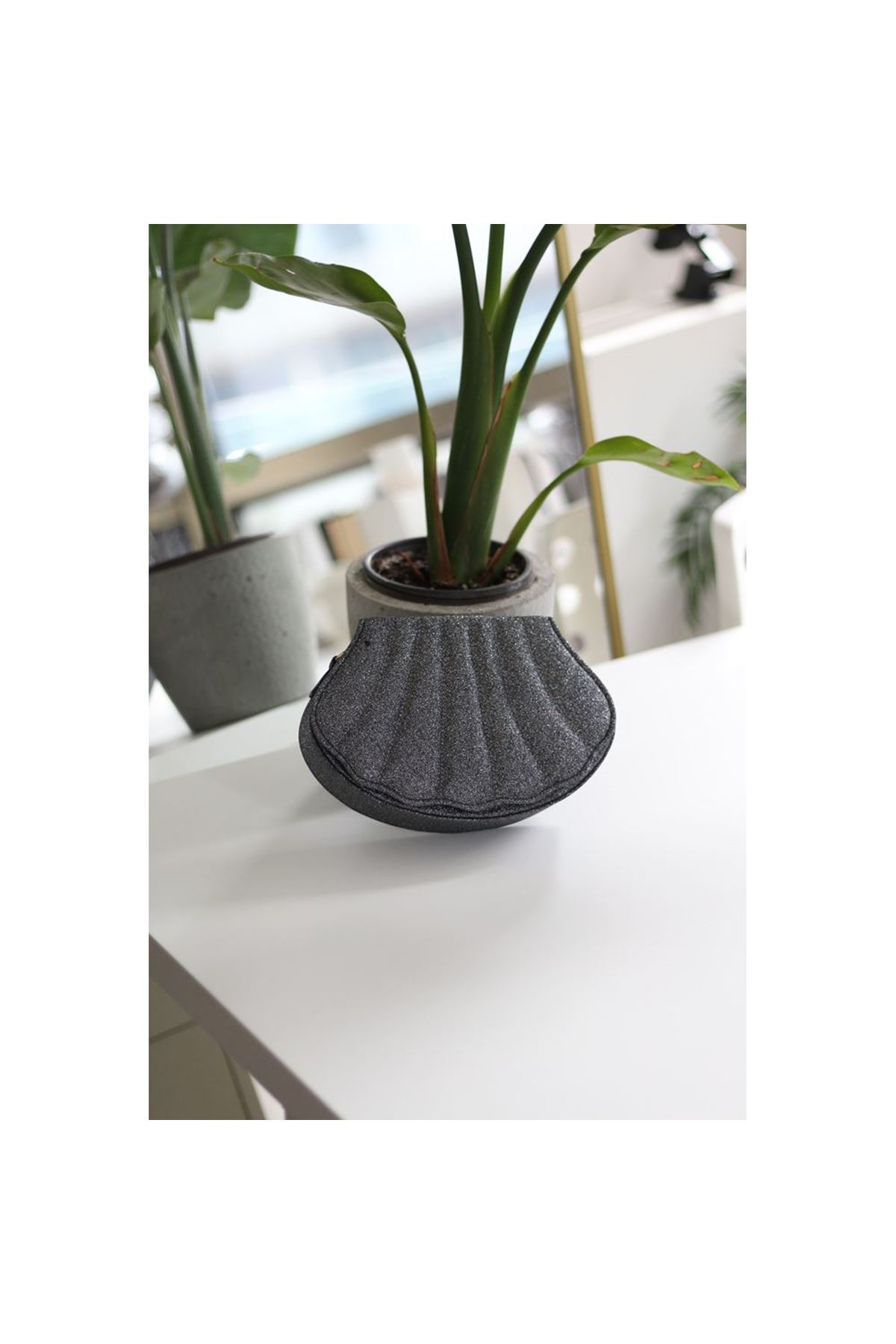 Kadın Platin Simli İstiridye Kalıp Zincirli El Omuz Çantası