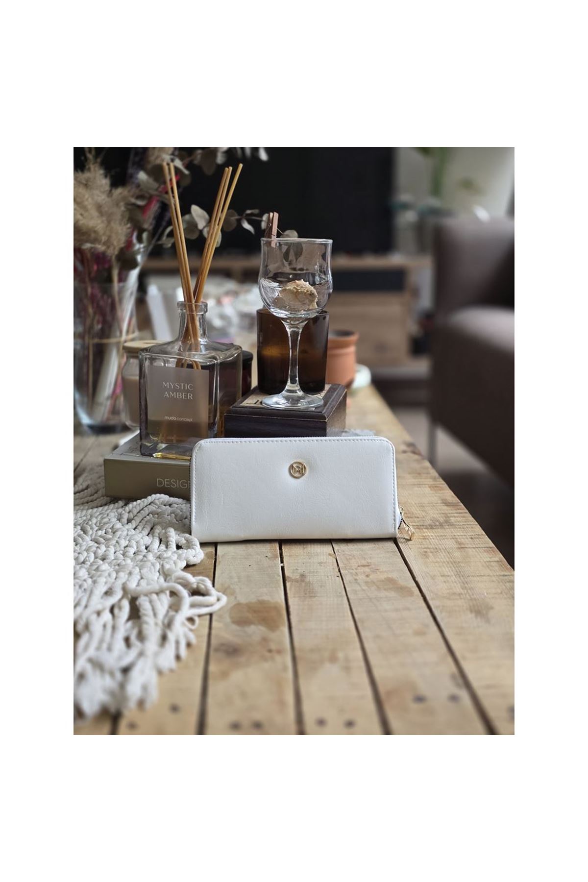 Beyaz Dokulu Slim Kartlık Detaylı Cüzdan