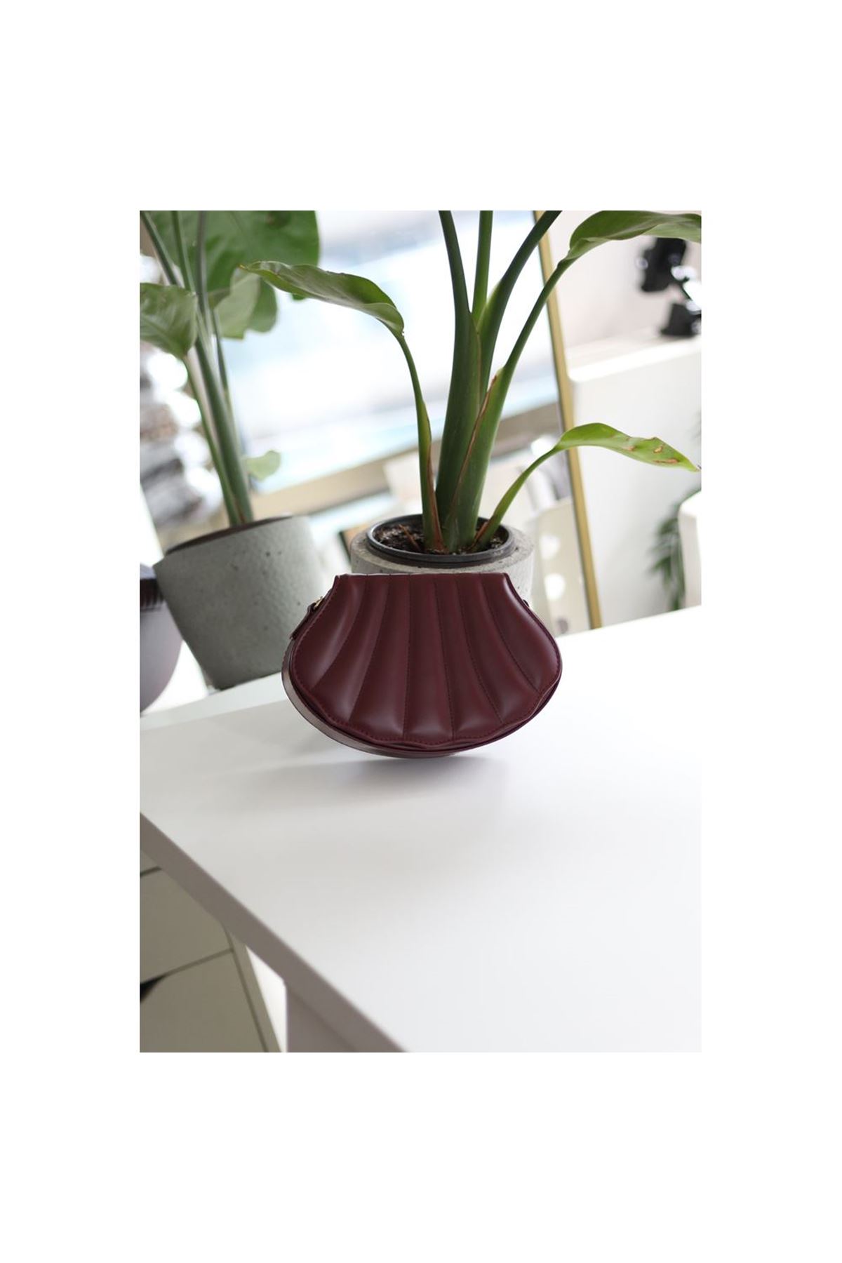 Kadın Bordo İstiridye Kalıp Zincirli El Omuz Çantası