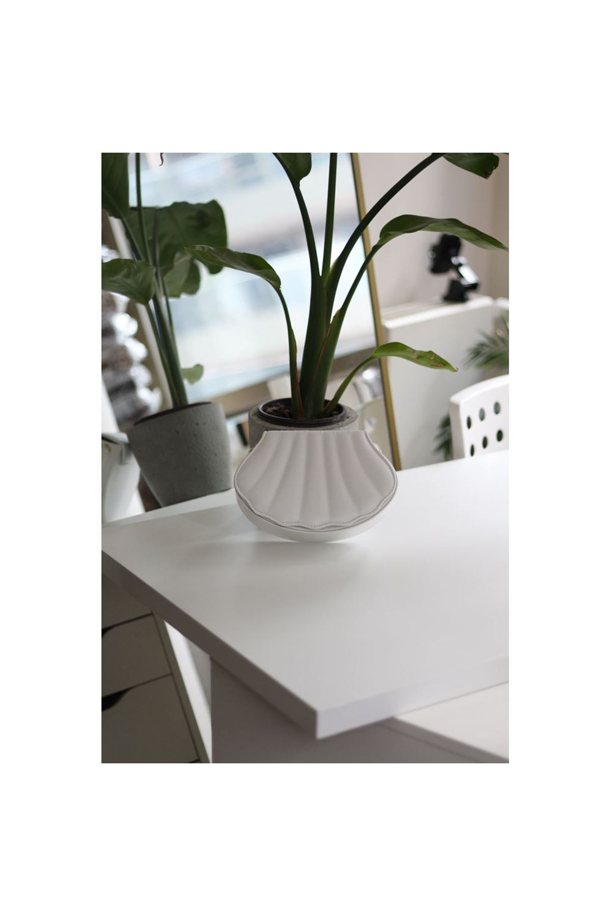 Kadın Beyaz İstiridye Kalıp Zincirli El Omuz Çantası