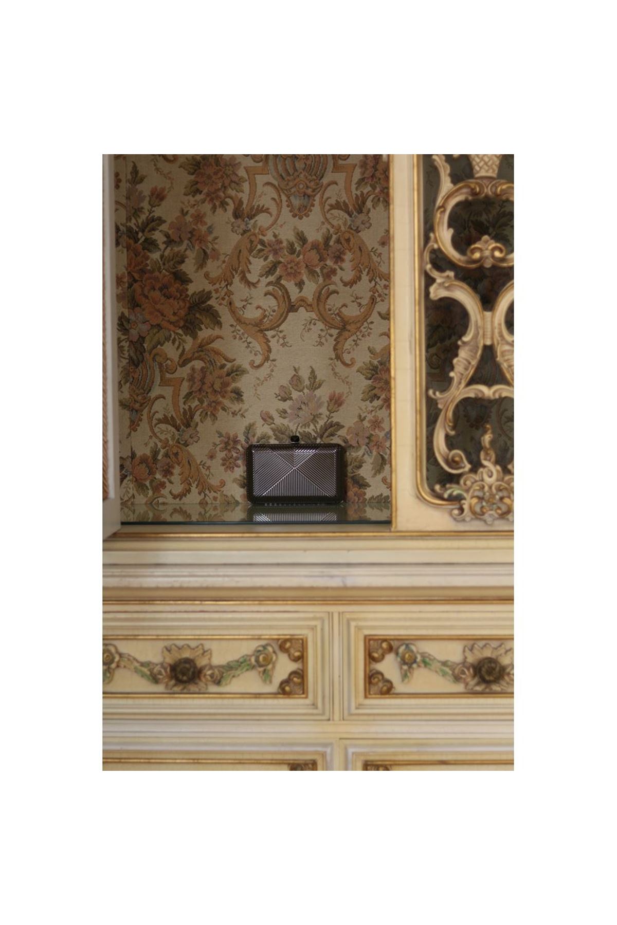 Kadın Platin Metal Zincir Askılı Abiye Çanta