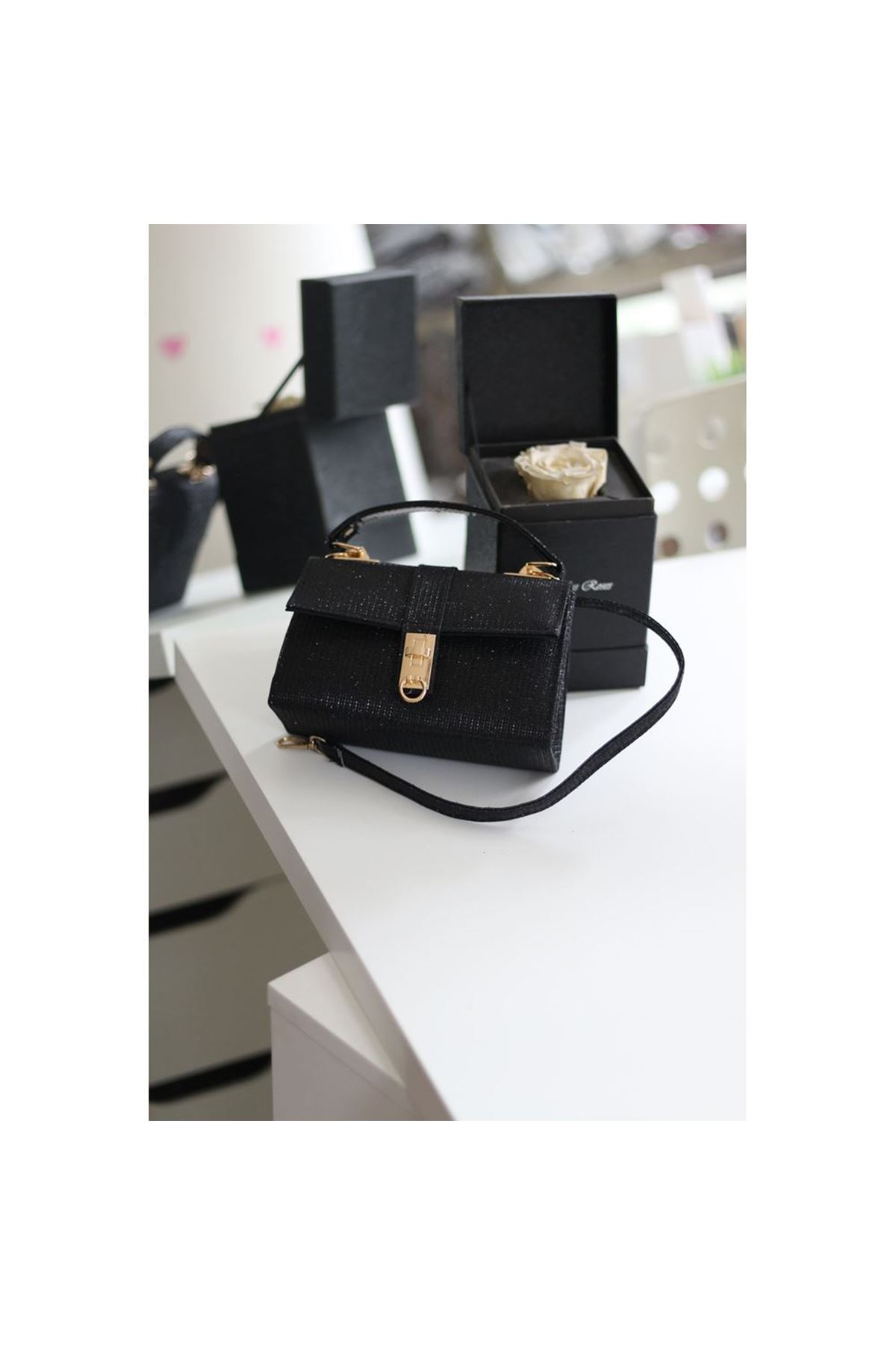 Siyah Simli Toka Detaylı Zincirli El Omuz Çantası