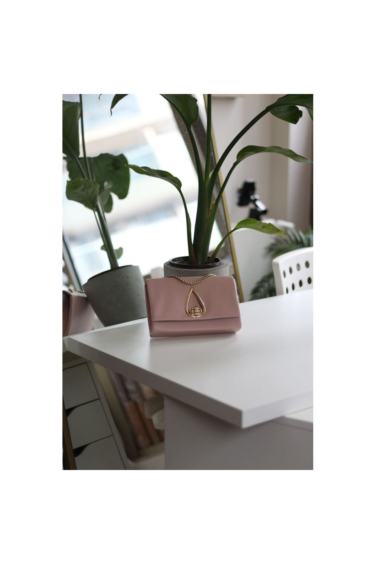 Kadın Pudra Damla Aksesuarlı Omuz Çantası