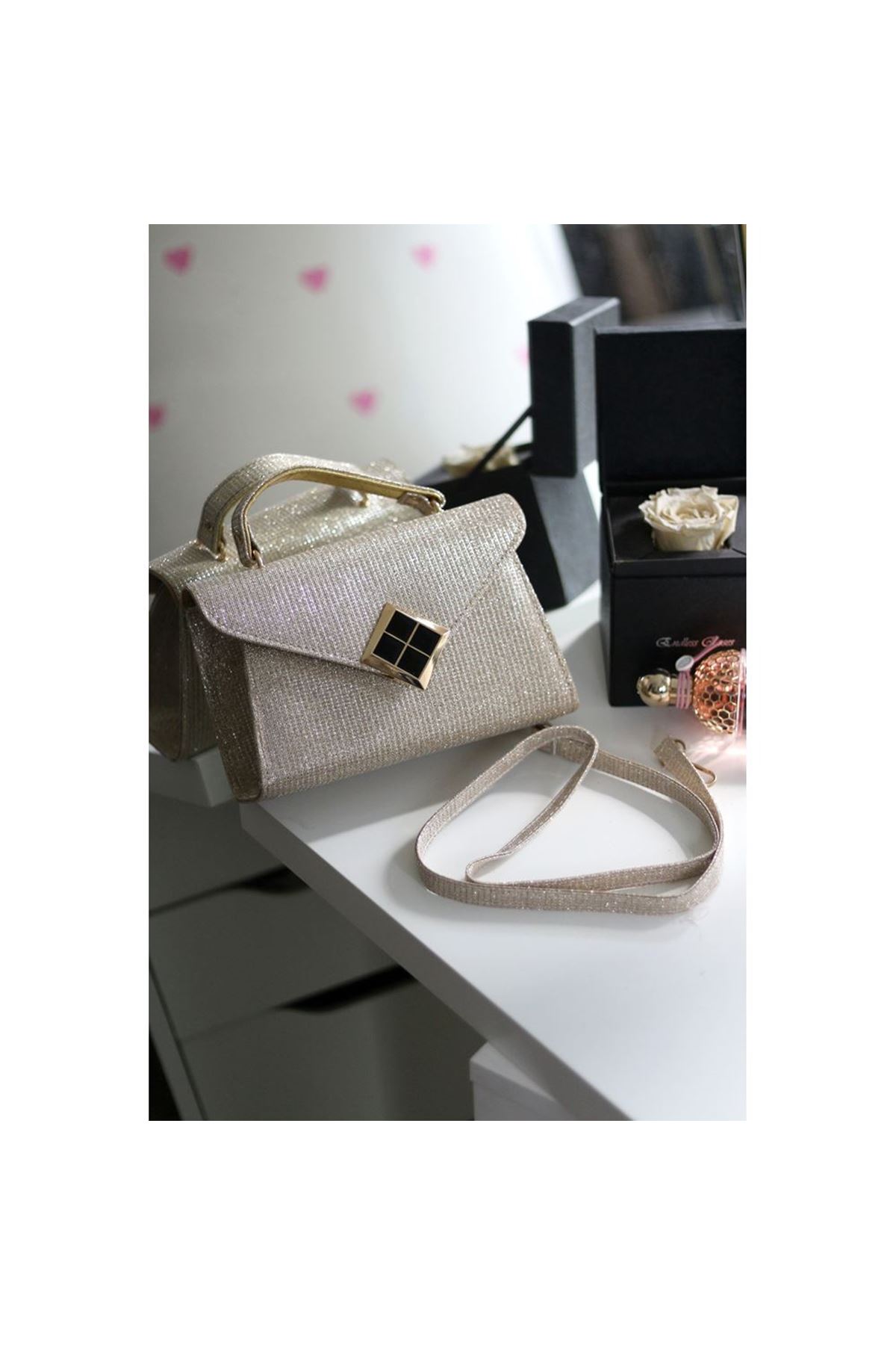 Gold Simli Kare Gold Aksesuar Detaylı Abiye Çanta
