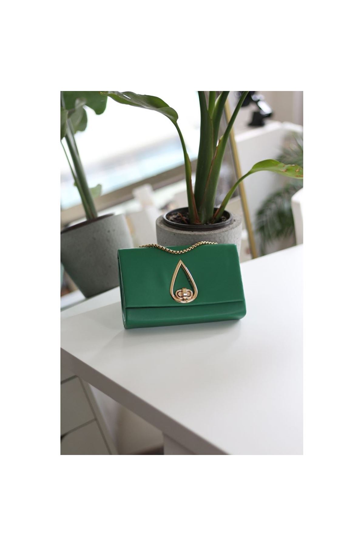 Kadın Koyu Yeşil Damla Aksesuarlı Omuz Çantası