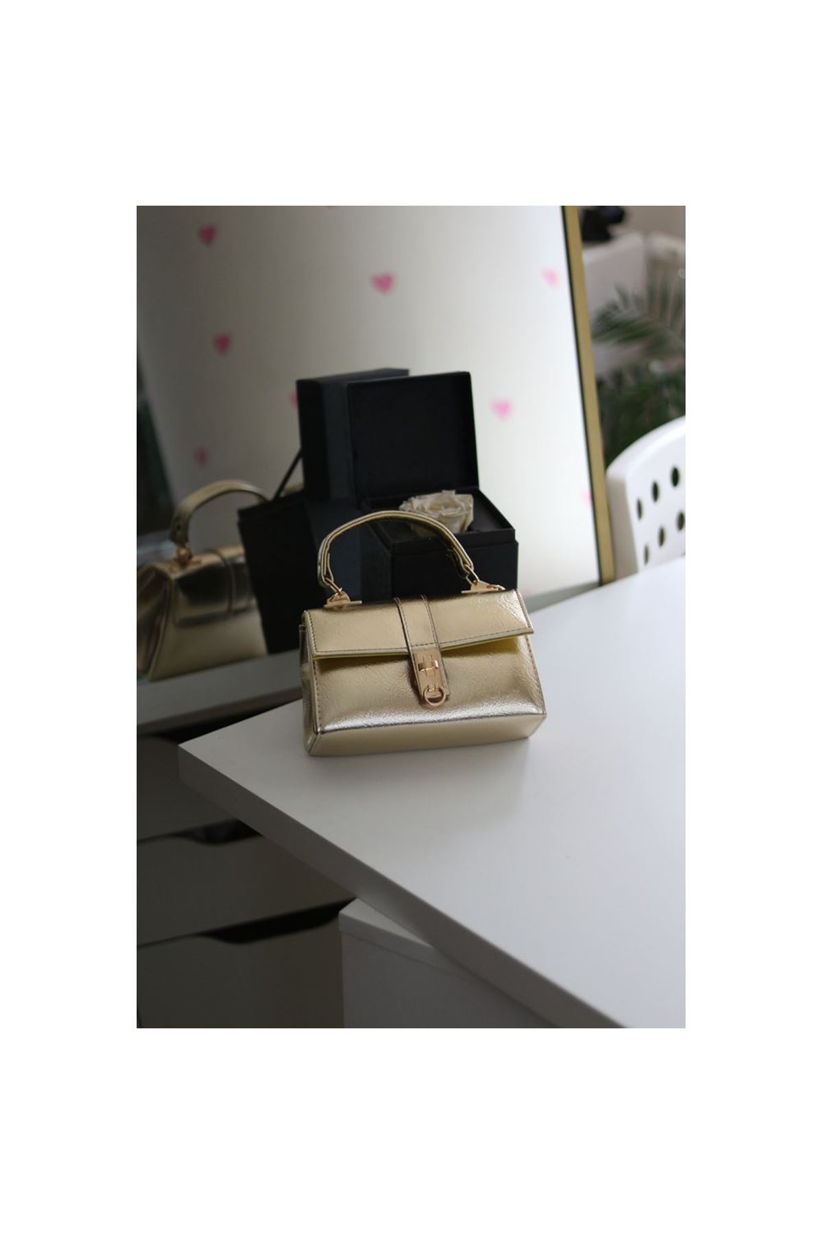 Gold Parlak Toka Detaylı Zincirli El Omuz Çantası