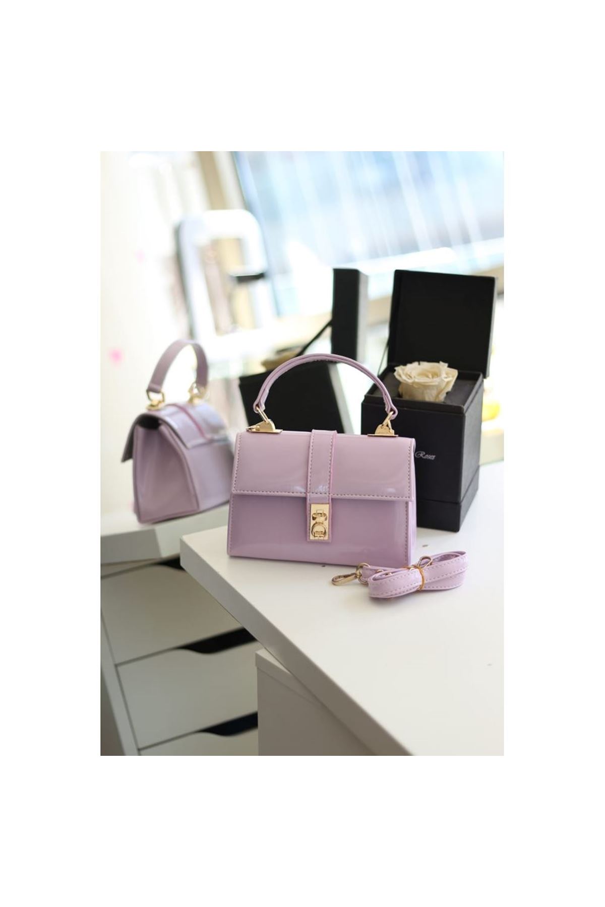 Kadın Lila Rugan Toka Detaylı Zincirli El Omuz Çantası