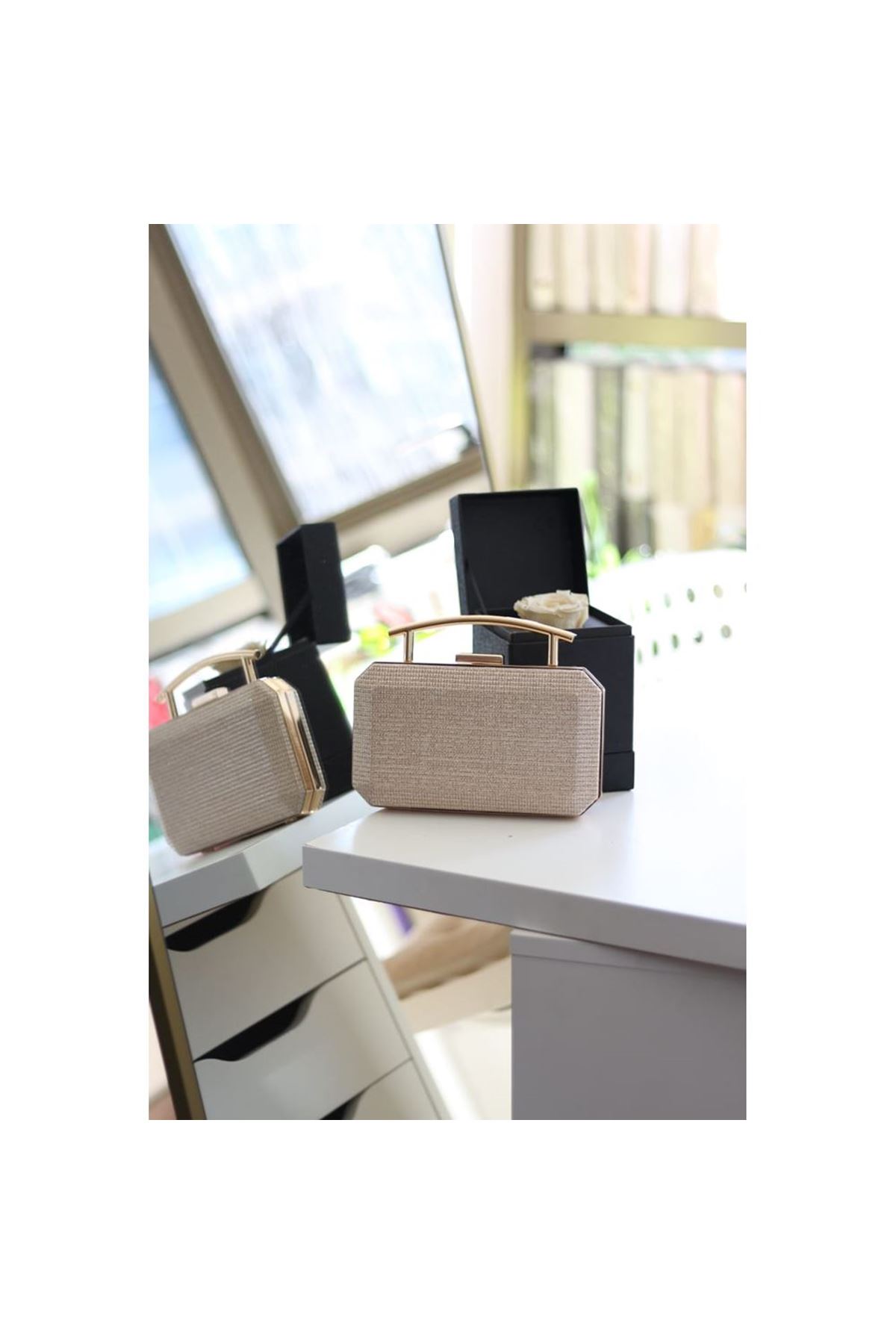 Kadın Rose Gold Metal Tutma Sap Detaylı Çizgi Doku Abiye Çanta