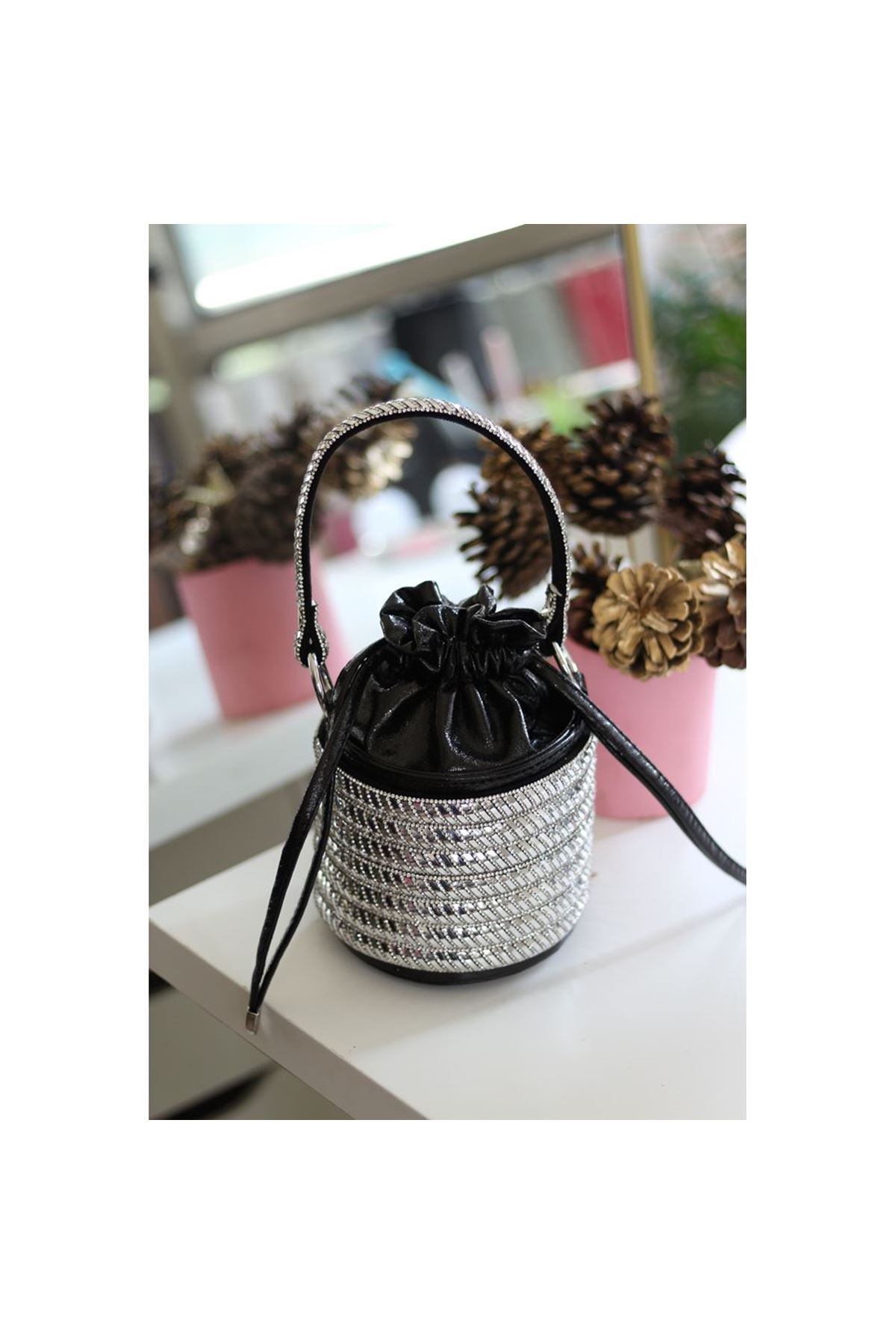 Kadın Siyah Özel Form Çapraz Taş İşleme Abiye Çanta