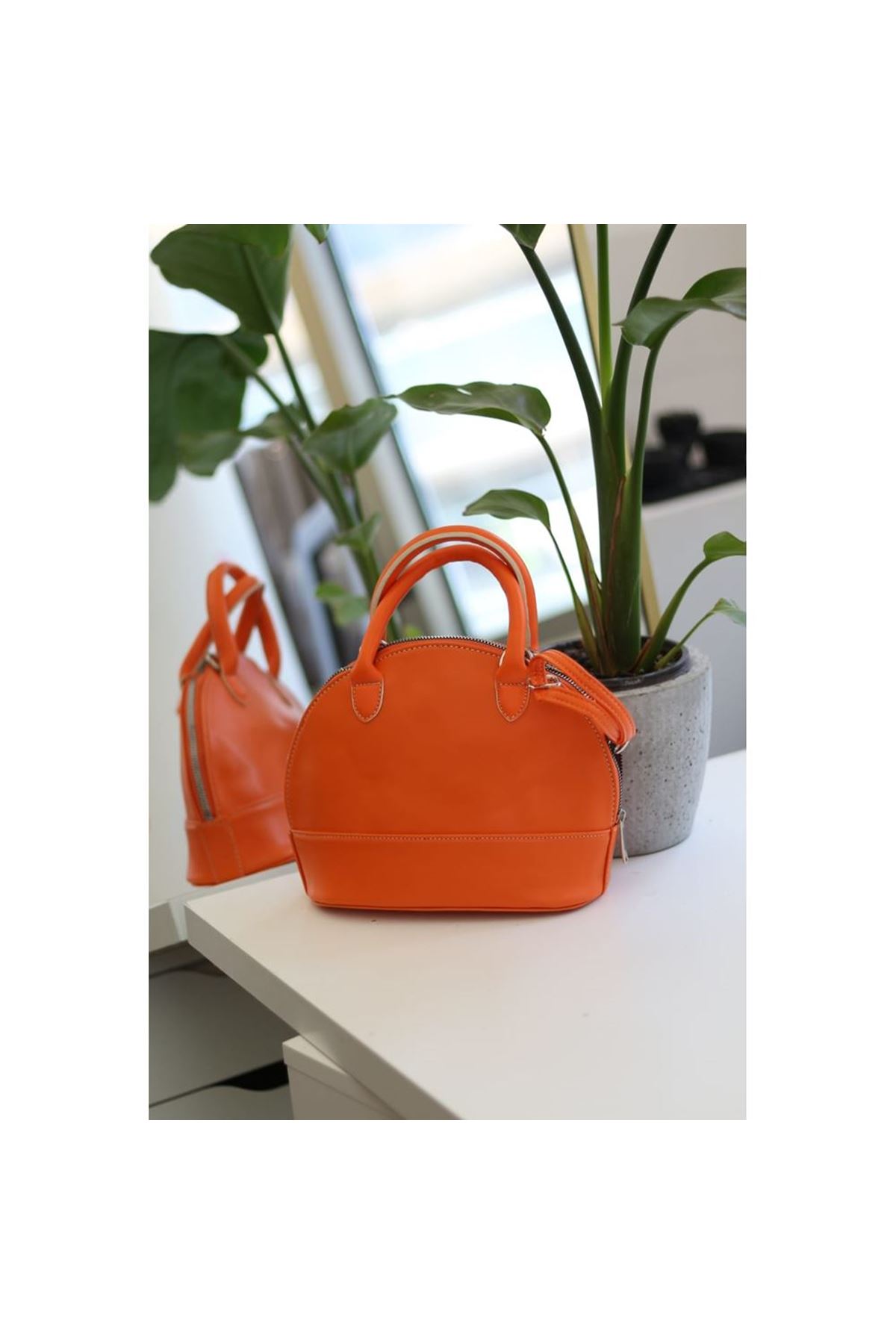 Kadın Turuncu Oval Askılı Kalıp El Omuz Çantası