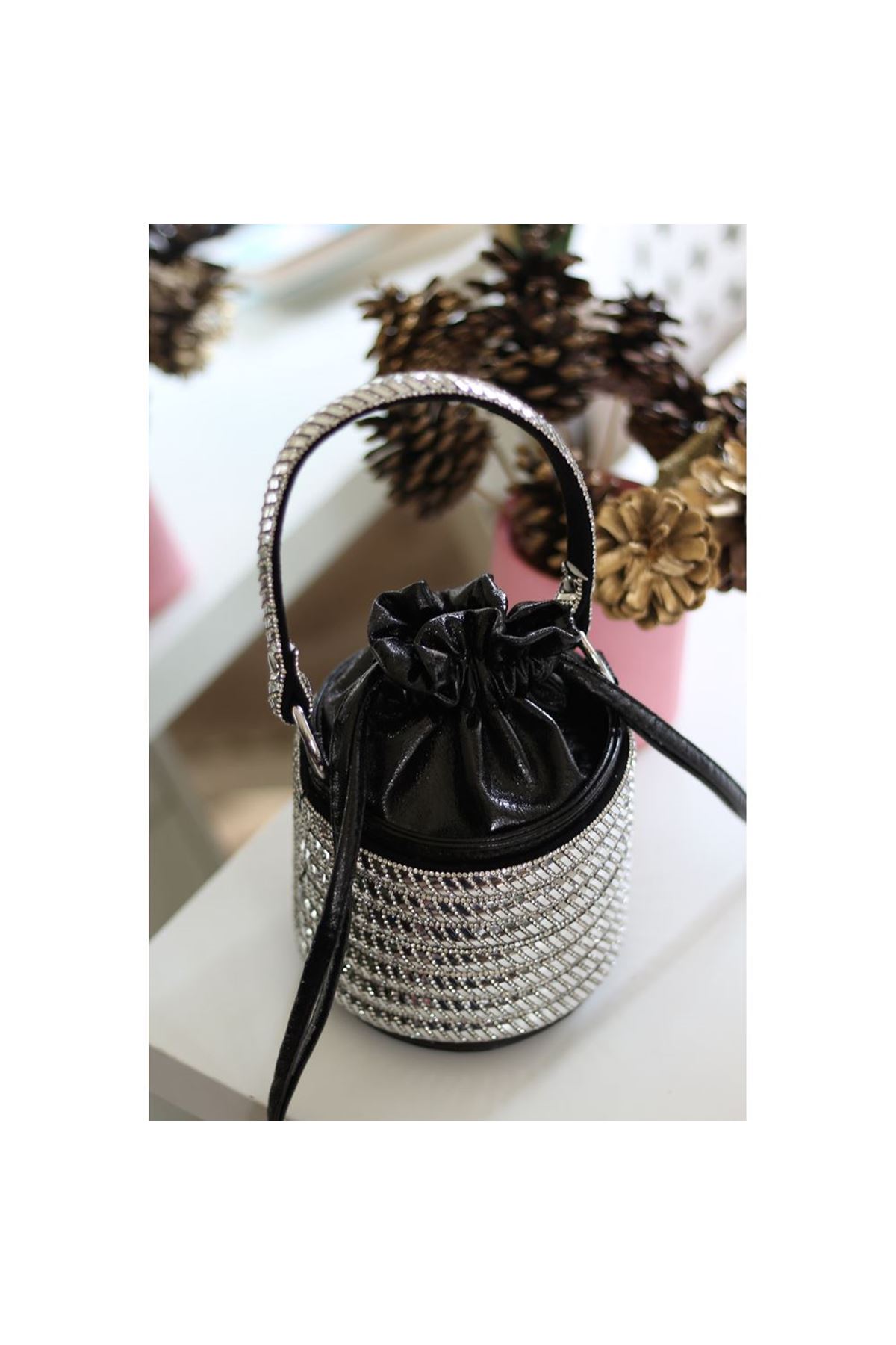 Kadın Siyah Özel Form Çapraz Taş İşleme Abiye Çanta