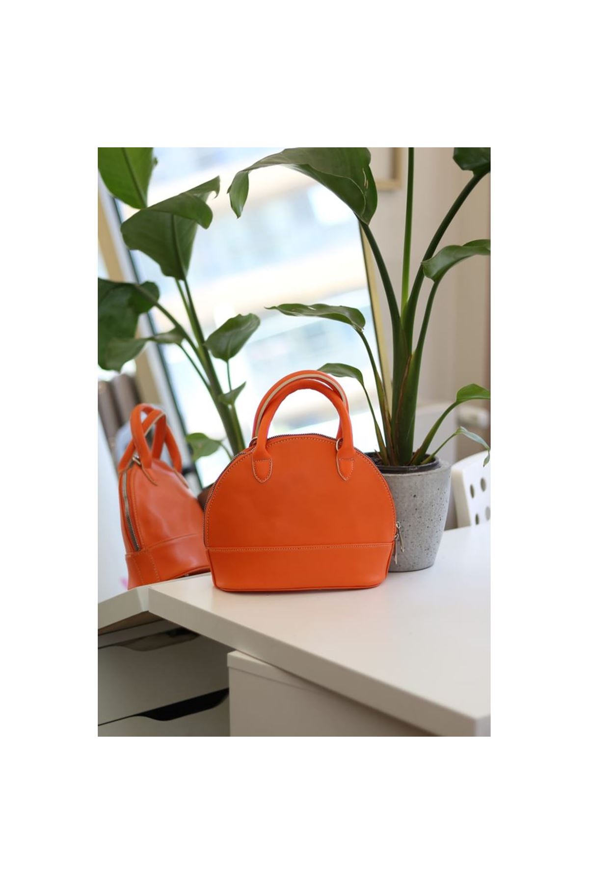 Kadın Turuncu Oval Askılı Kalıp El Omuz Çantası
