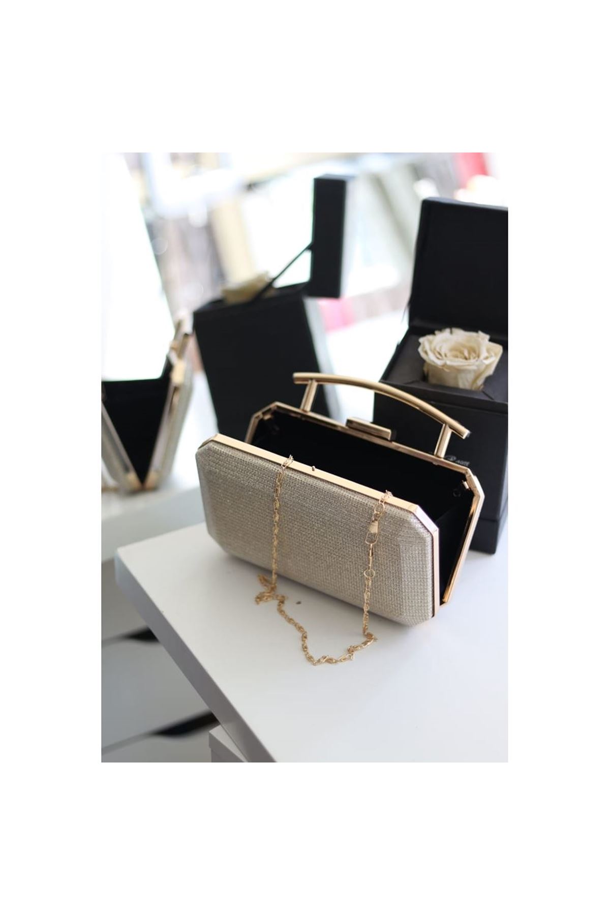 Kadın Gold Metal Tutma Sap Detaylı Çizgi Doku Abiye Çanta