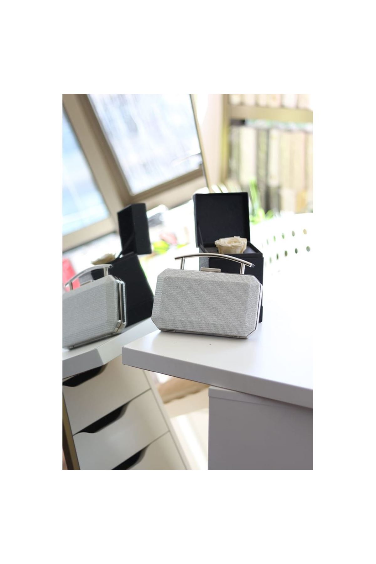 Kadın Silver Metal Tutma Sap Detaylı Çizgi Doku Abiye Çanta