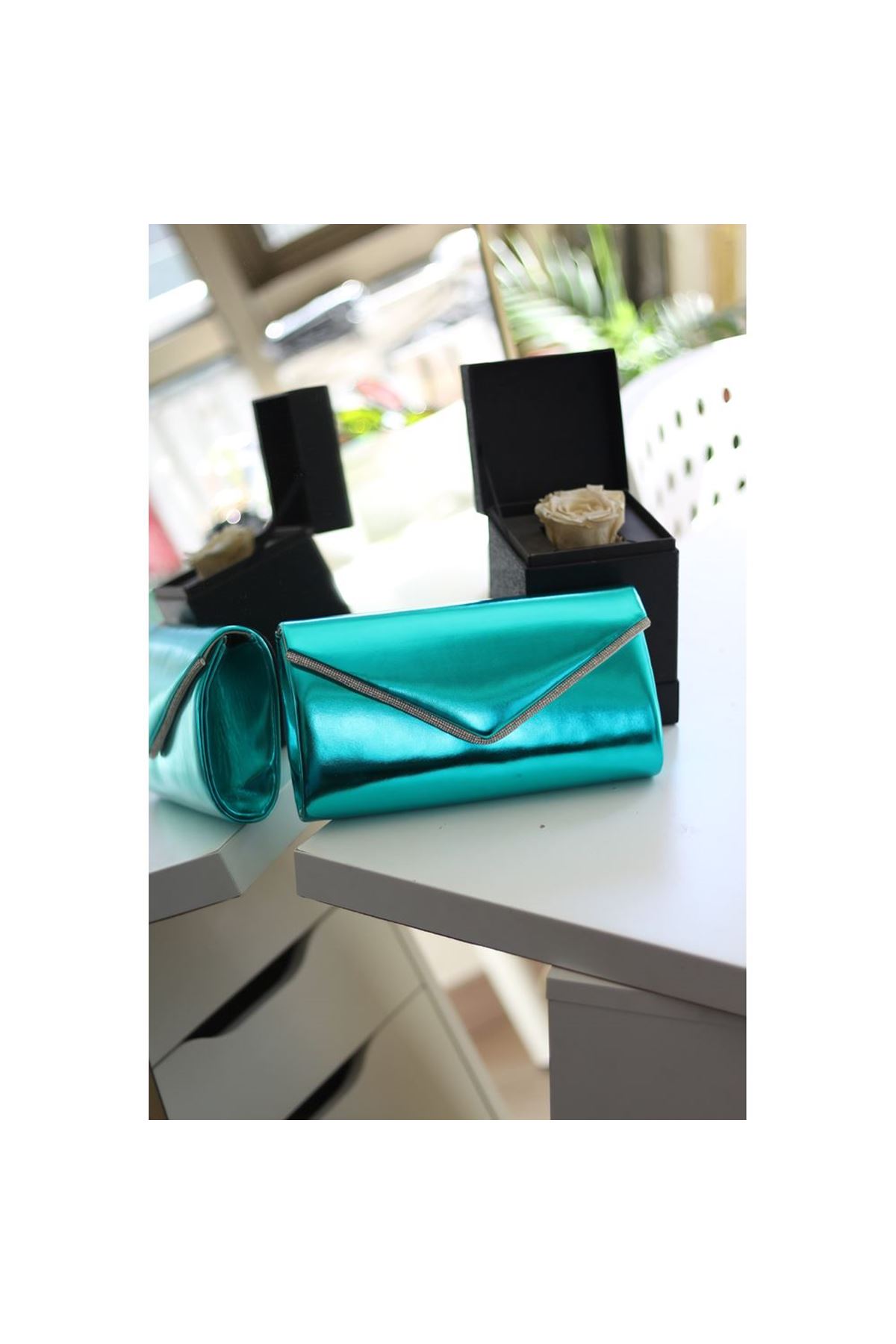 Kadın Turkuaz Parlak Deri Taş Detaylı Omuz Çantası