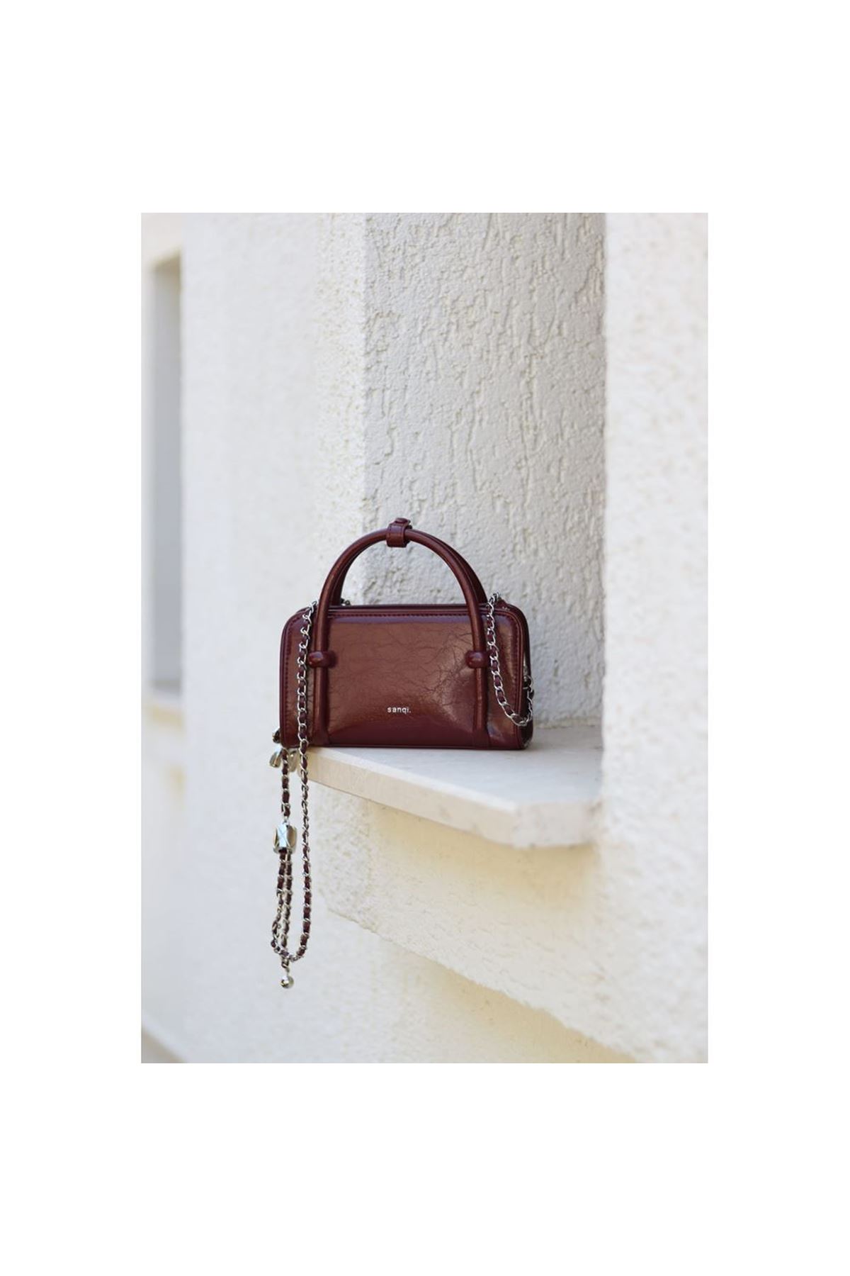 Kadın Bordo Eskitme Dokulu Maskot Detaylı El ve Omuz Çantası