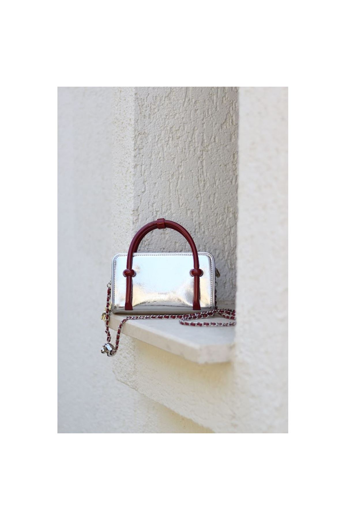 Kadın Silver Bordo Eskitme Dokulu Maskot Detaylı El ve Omuz Çantası