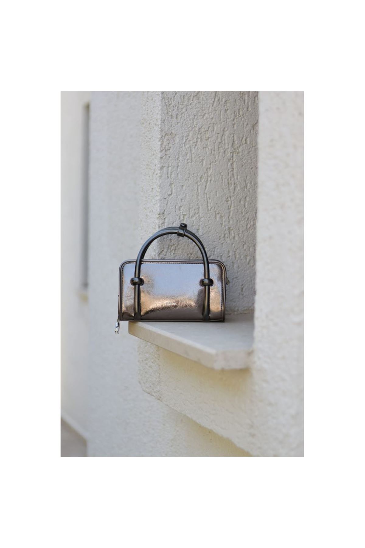 Kadın Platin Eskitme Dokulu Maskot Detaylı El ve Omuz Çantası