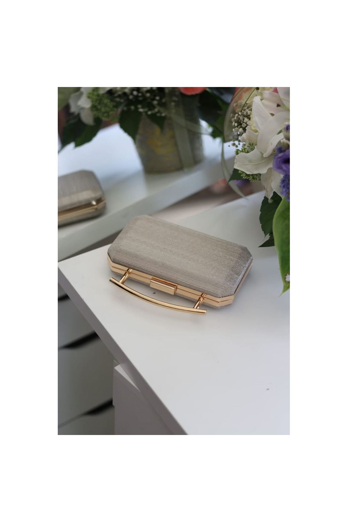 Kadın Gold Metal Tutma Sap Detaylı Çizgi Doku Abiye Çanta