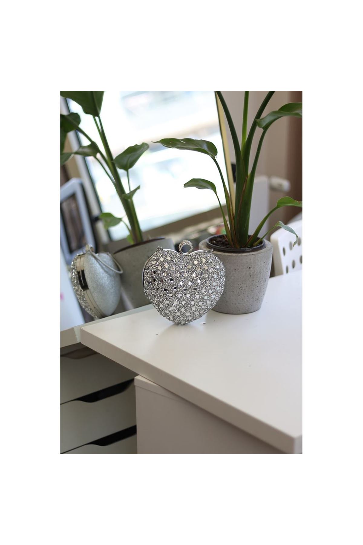 Kadın Silver Taş Detaylı Kalp Form Tutmalı Abiye Çanta