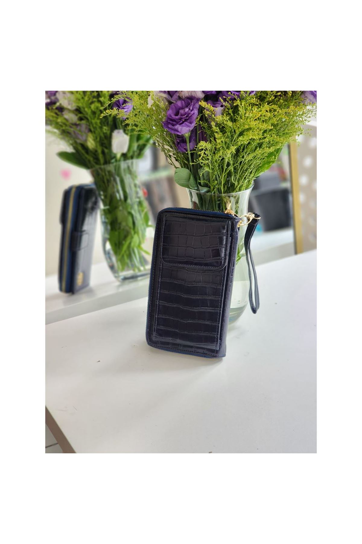 Kadın Lacivert Kroko Gold Aksesuarlı Bileklik Detaylı Cüzdan