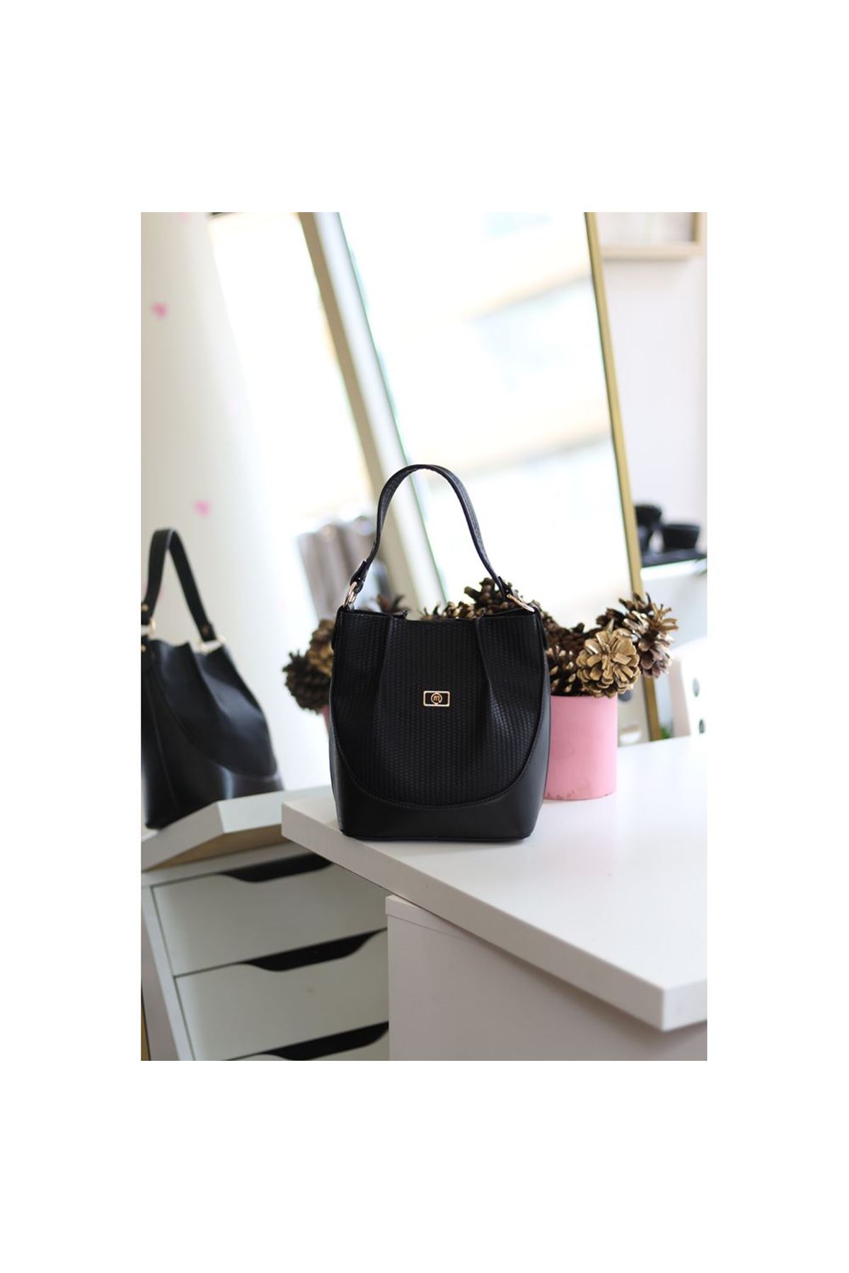 Kadın Siyah Dokulu Büzgü Detay El &amp;amp; Omuz Çantası