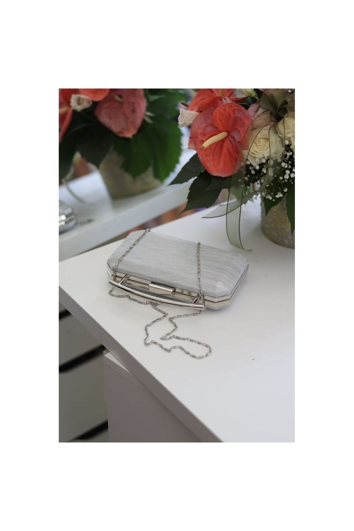 Kadın Silver Metal Tutma Sap Detaylı Çizgi Doku Abiye Çanta