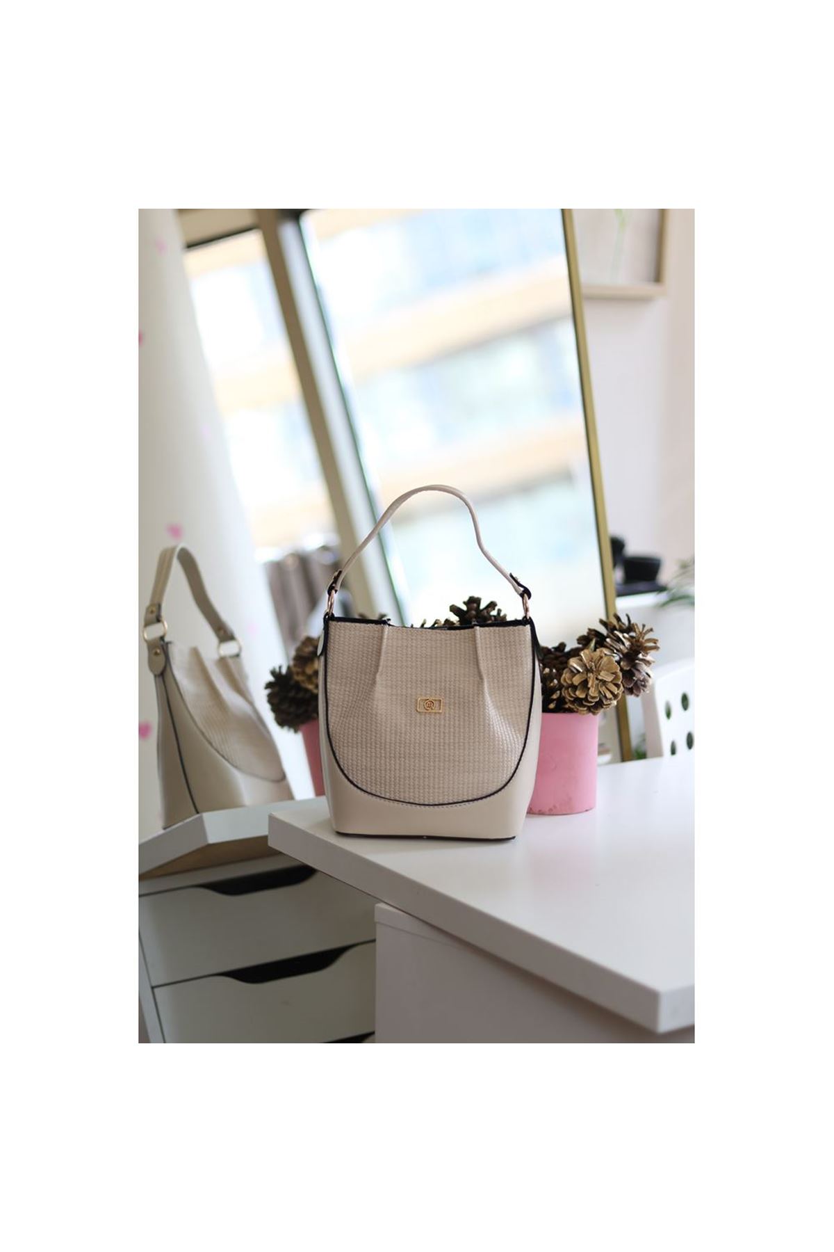 Kadın Krem Dokulu Büzgü Detay El &amp;amp; Omuz Çantası