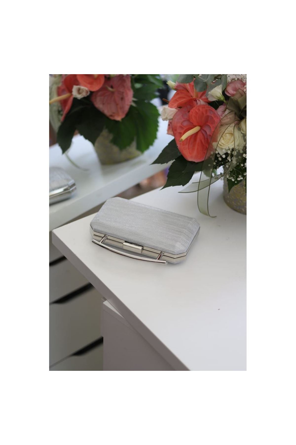 Kadın Silver Metal Tutma Sap Detaylı Çizgi Doku Abiye Çanta