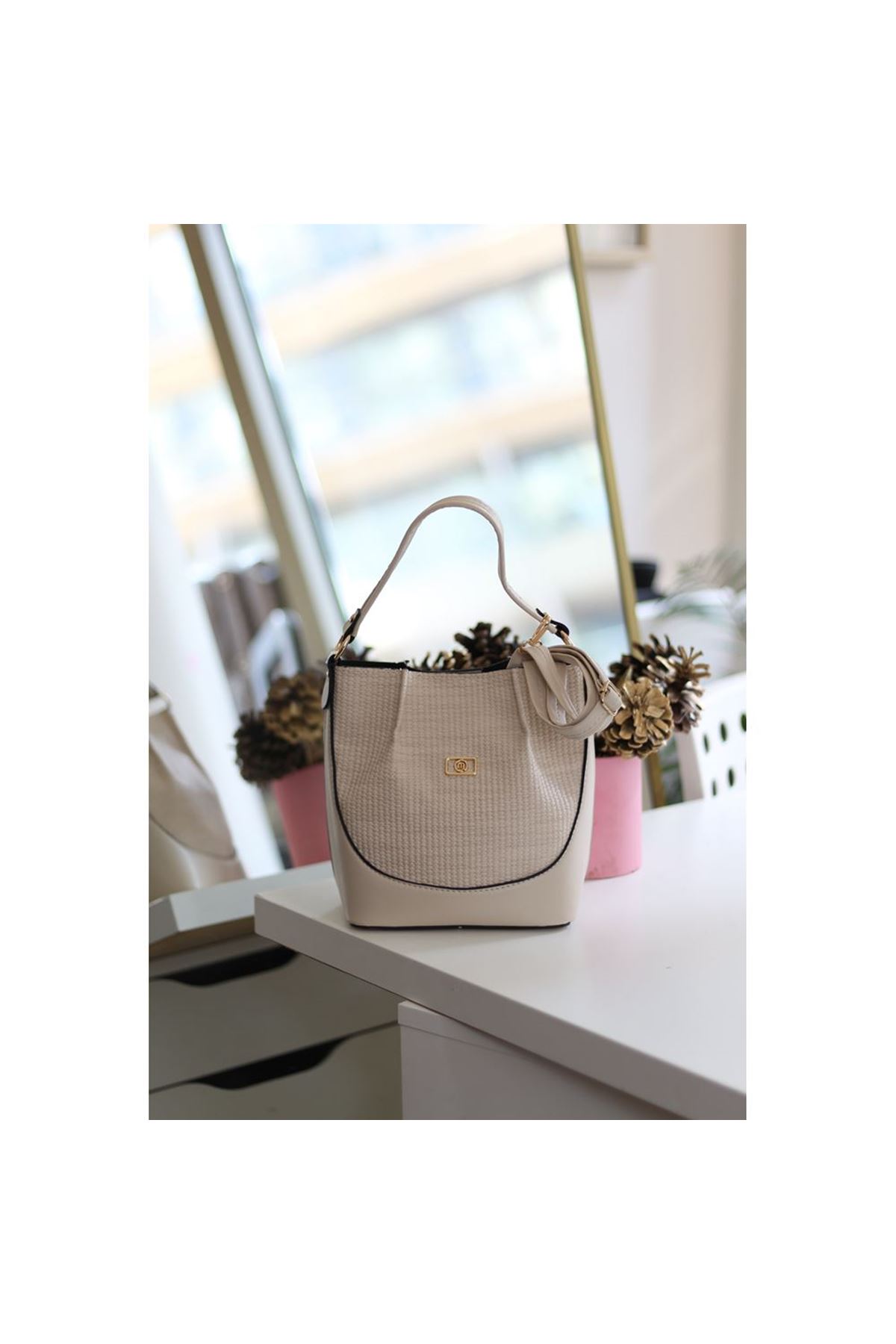 Kadın Krem Dokulu Büzgü Detay El &amp;amp; Omuz Çantası