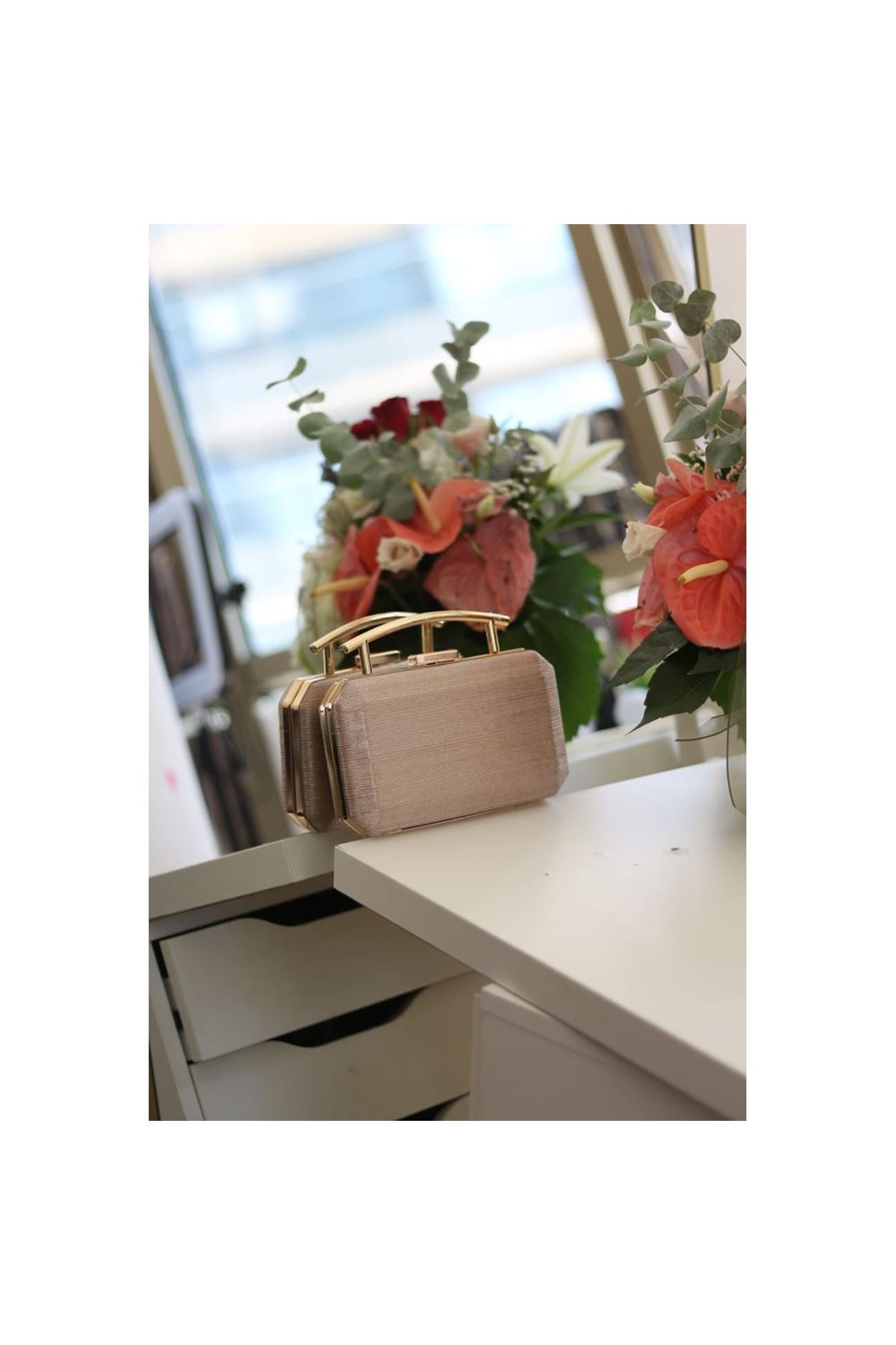 Kadın Rose Gold Metal Tutma Sap Detaylı Çizgi Doku Abiye Çanta